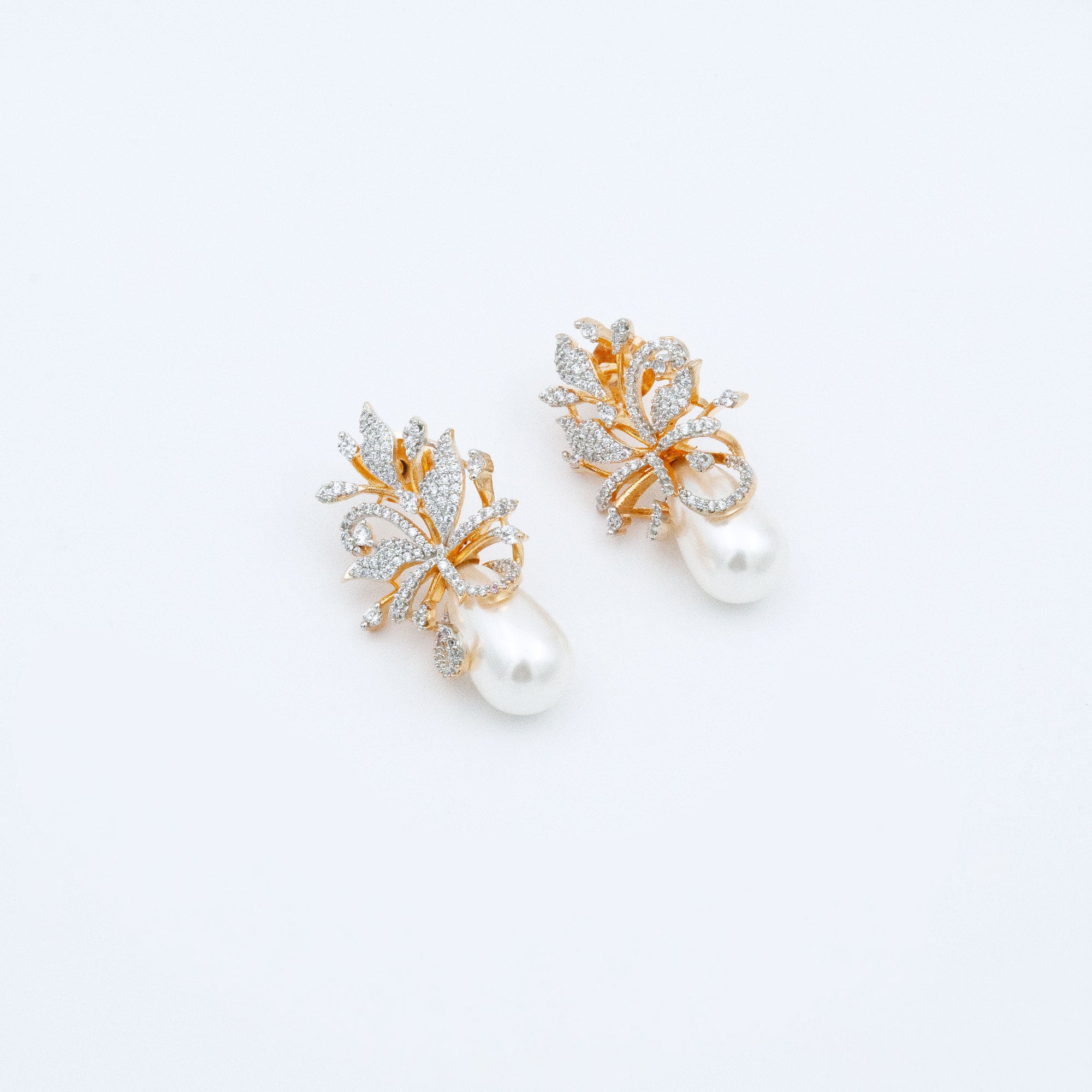 Modern Cluster Leaves with Drop Tops