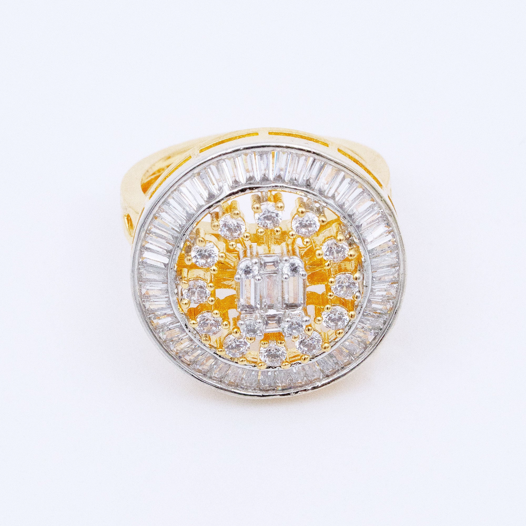 Trendy Multistoned Round Ring