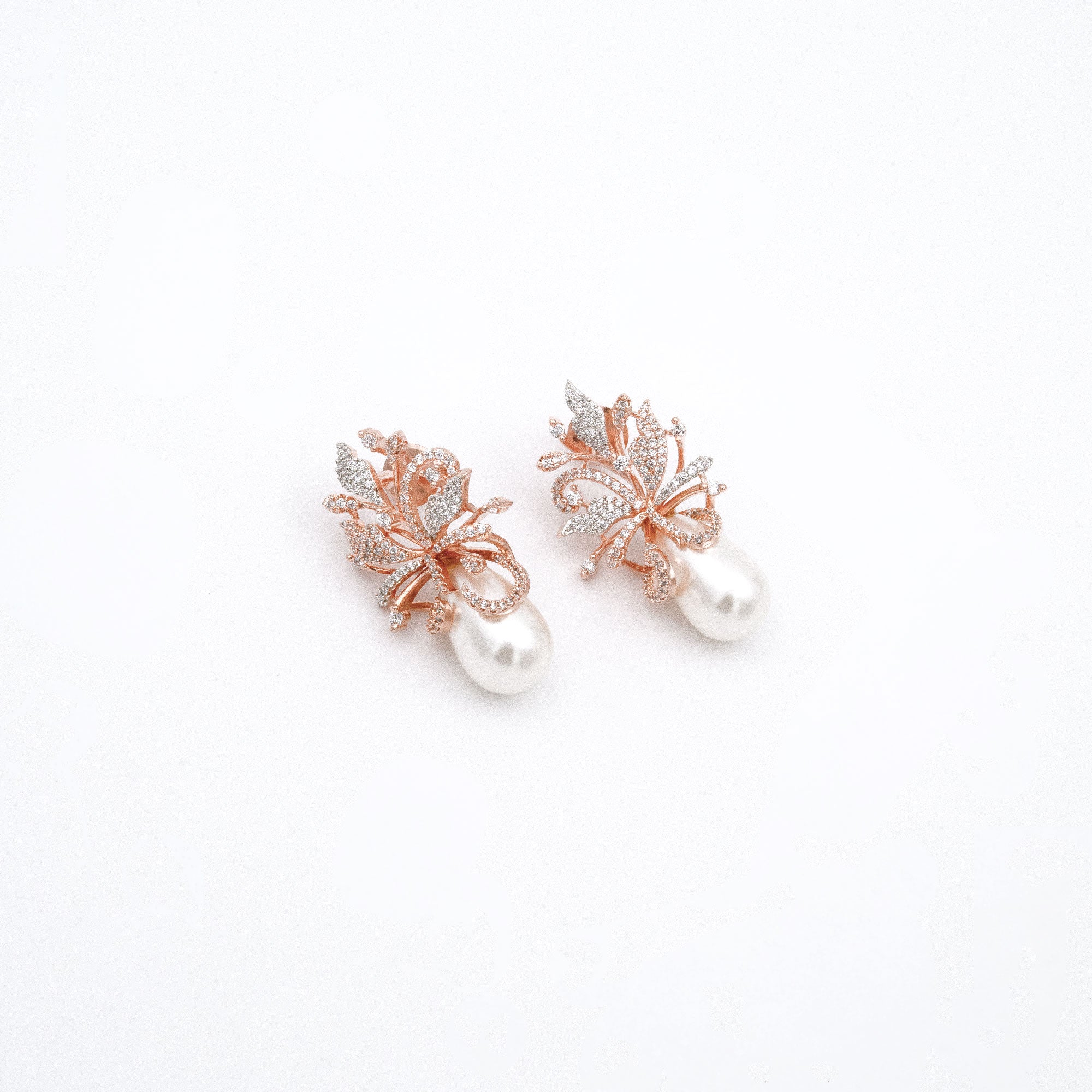 Modern Cluster Leaves with Drop Tops