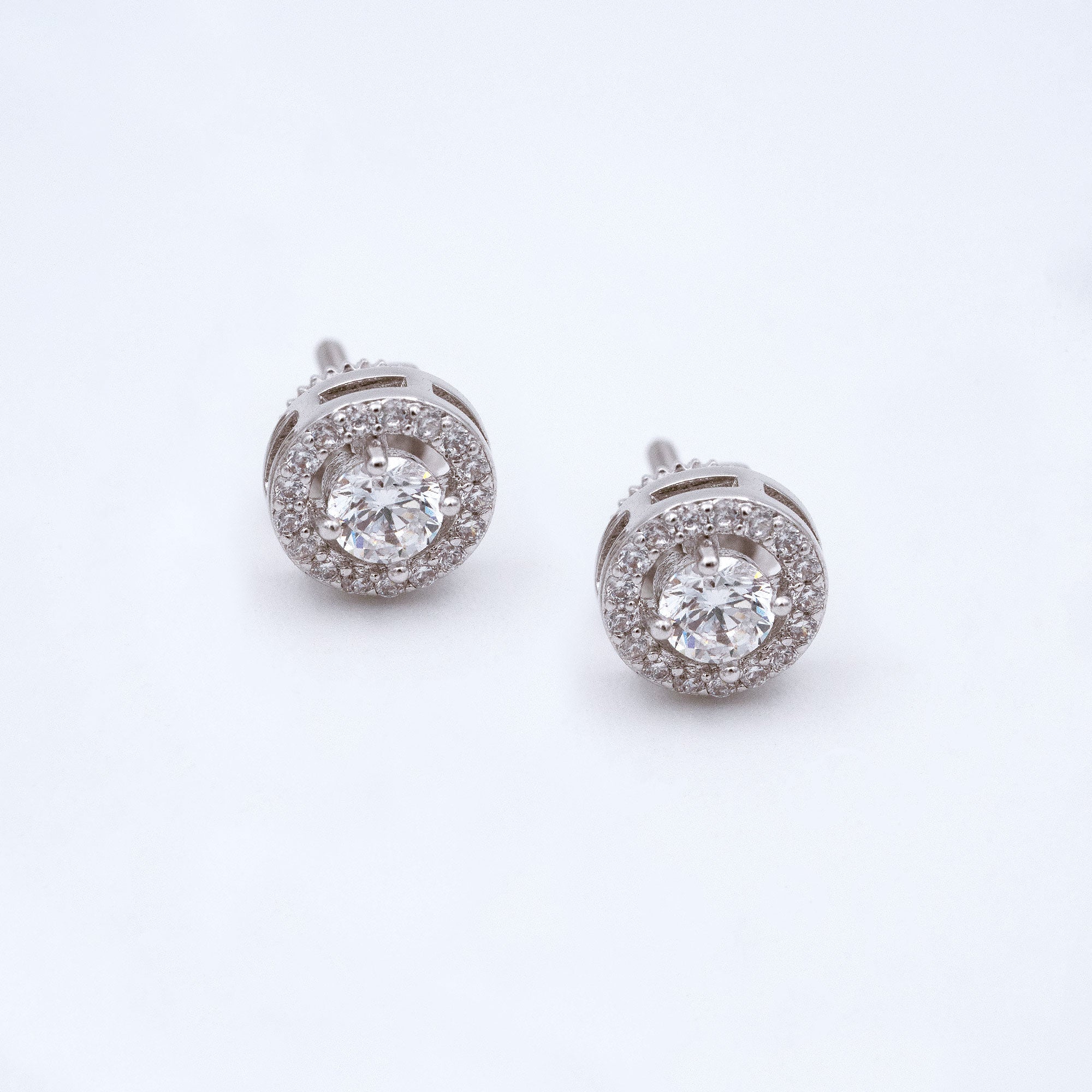 Modern Round Prong Screw Back Tops