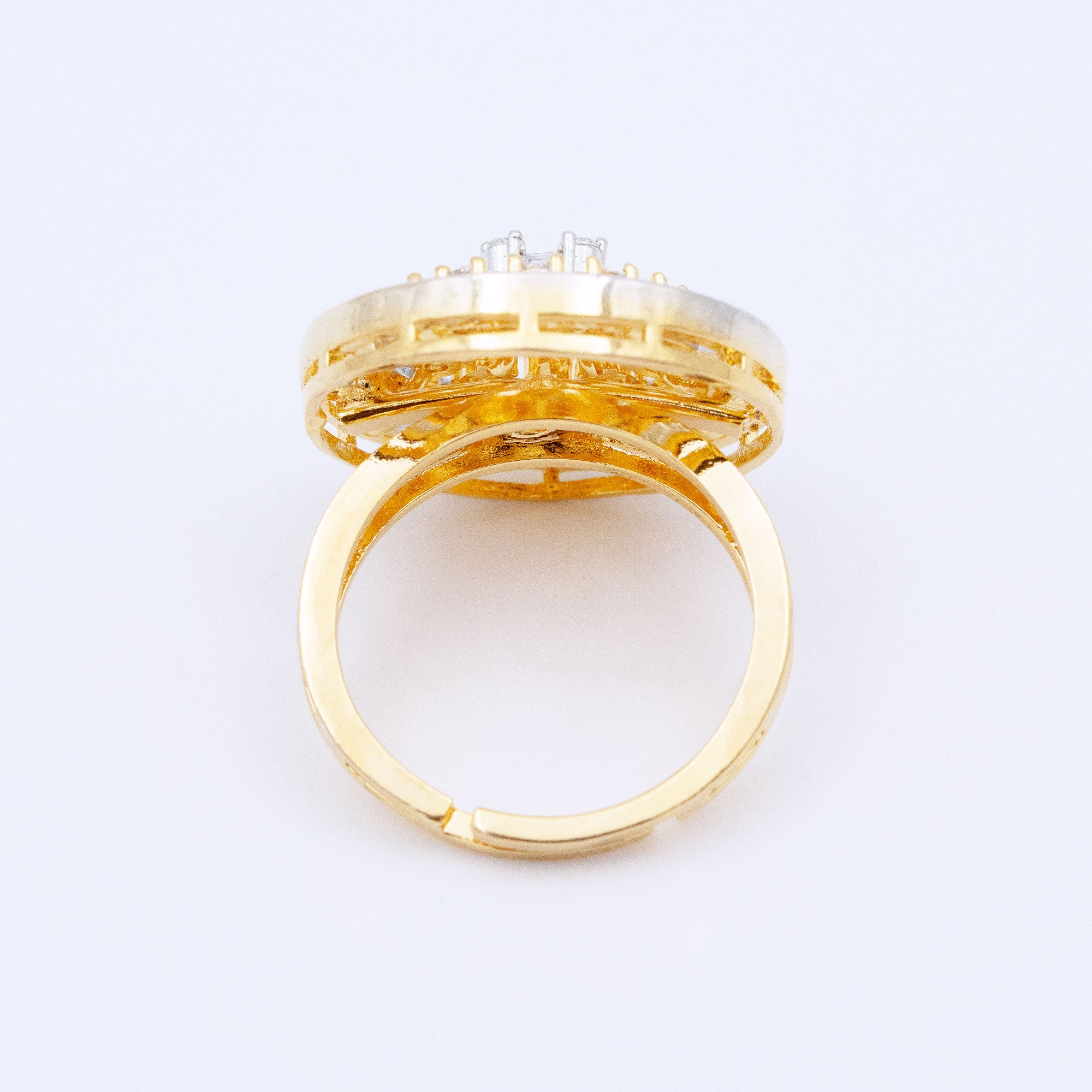 Trendy Multistoned Round Ring