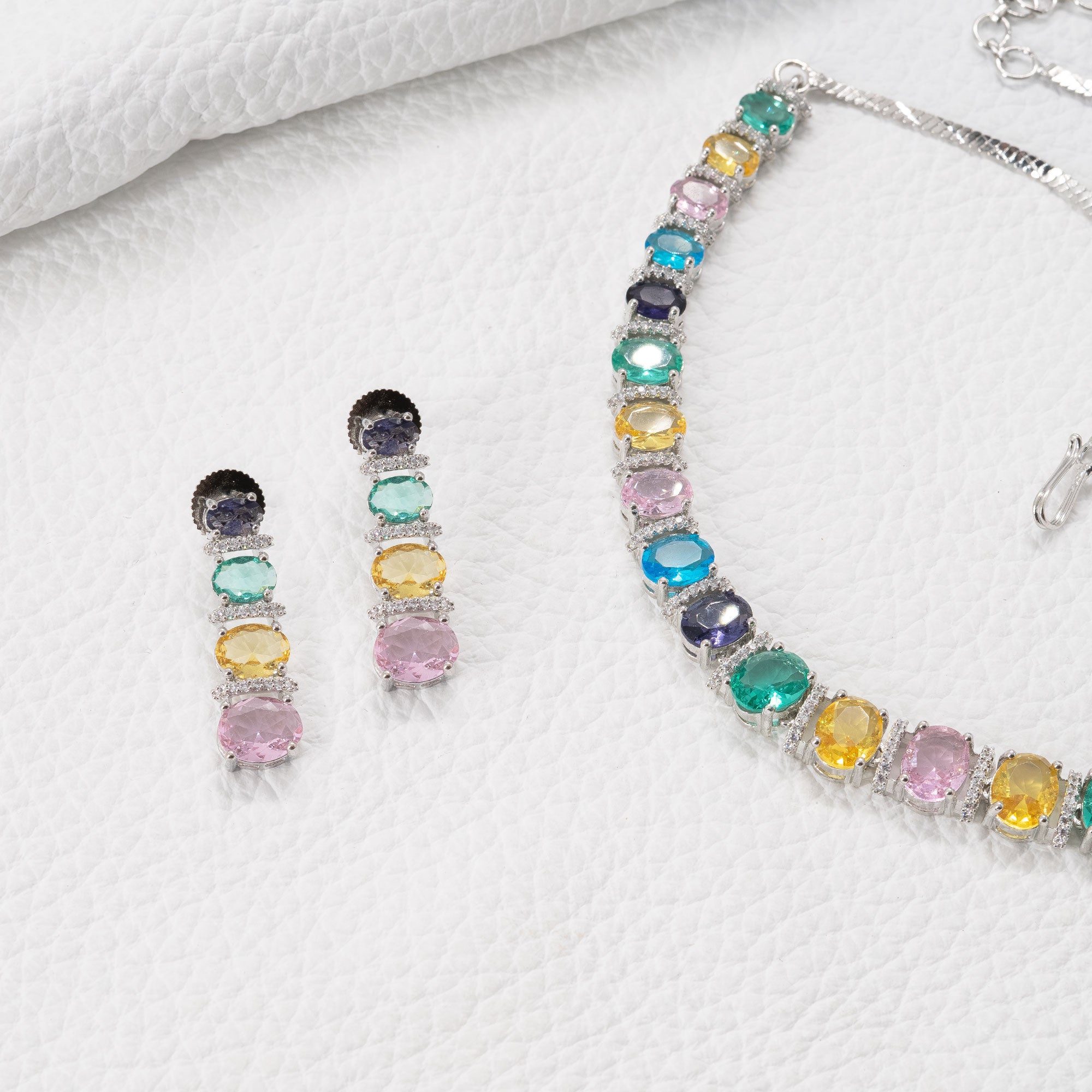 Trendy Multistoned Necklace Set