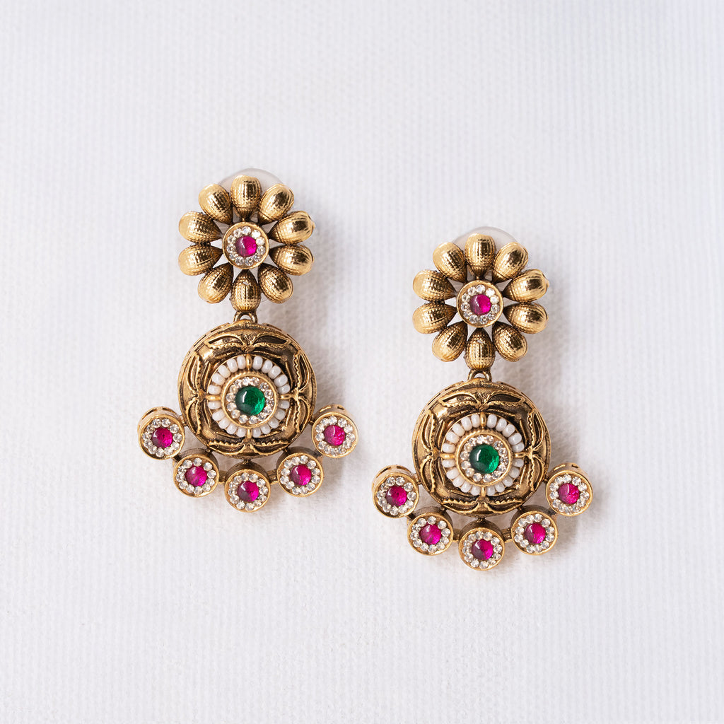 Traditional Round Top Round Earring Set