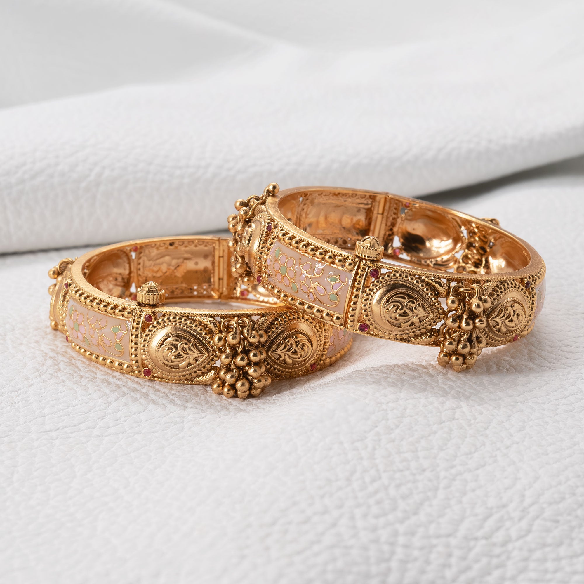 Trendy Rajwadi Bangles (Set of 2)