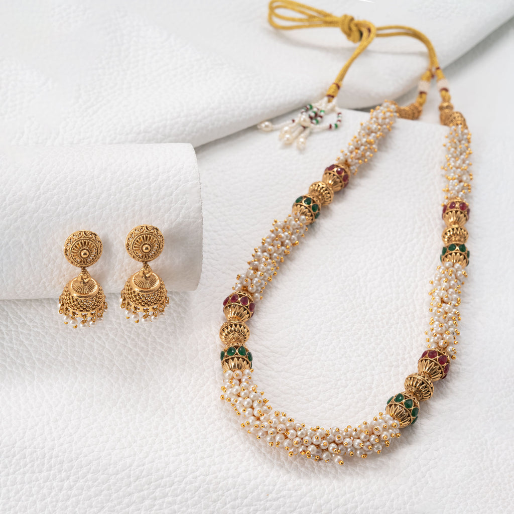 Traditional Pearl Necklace Set