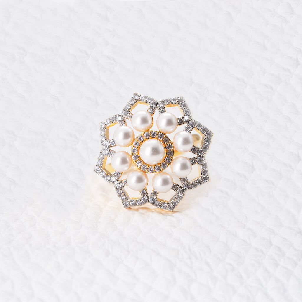 Trendy Hollow Floral Ring