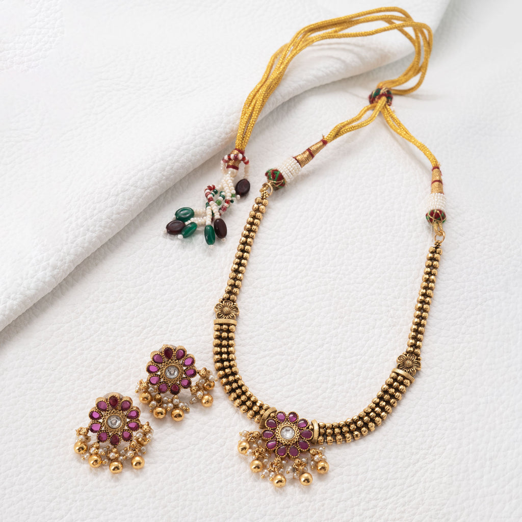 Trendy Floral Necklace Set