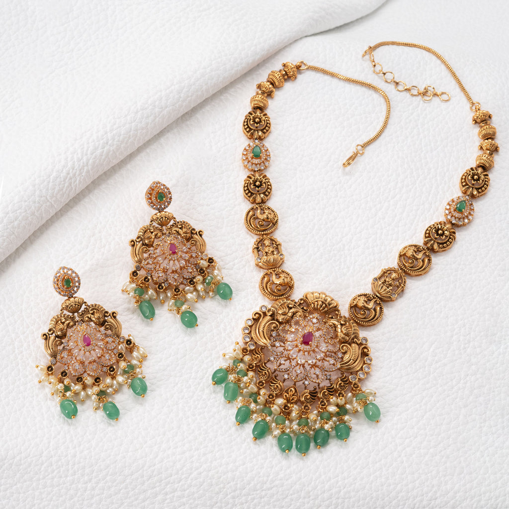 Traditional Swan Stoned Necklace Set