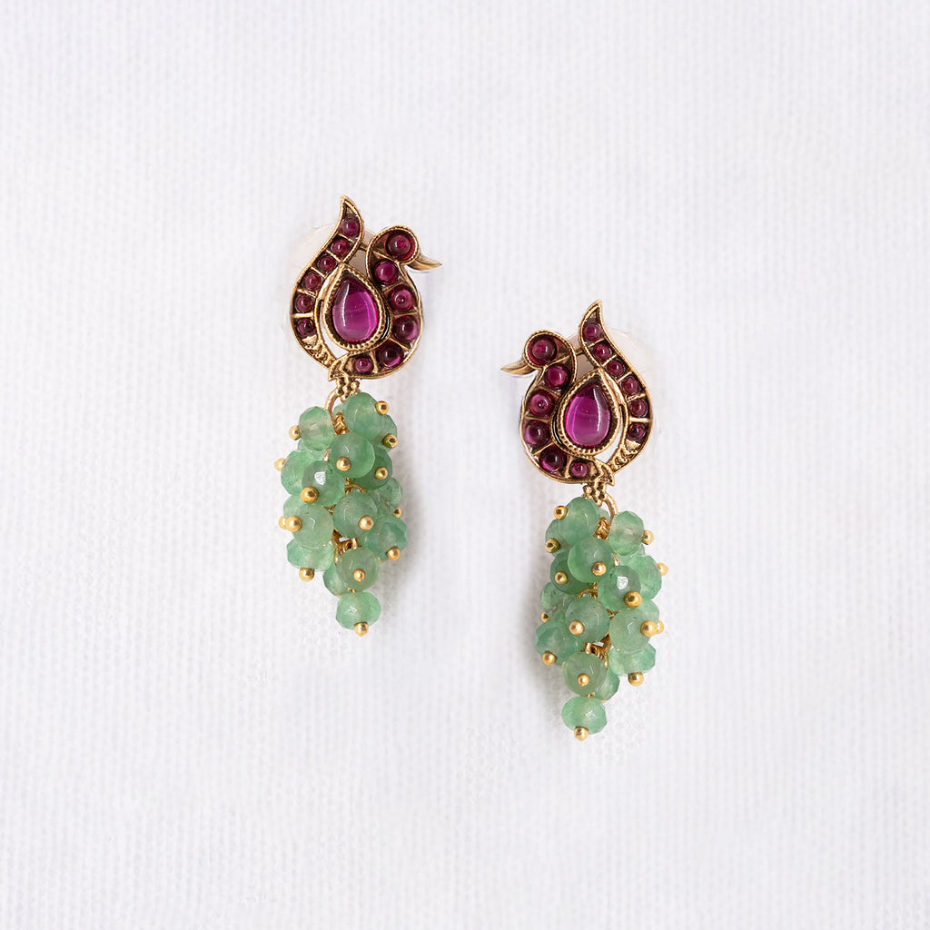 Trendy Swan with Bunch Tops