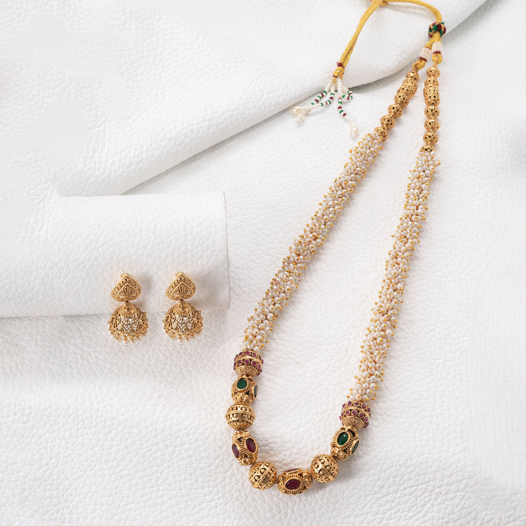 Traditional Stoned Shell Necklace Set