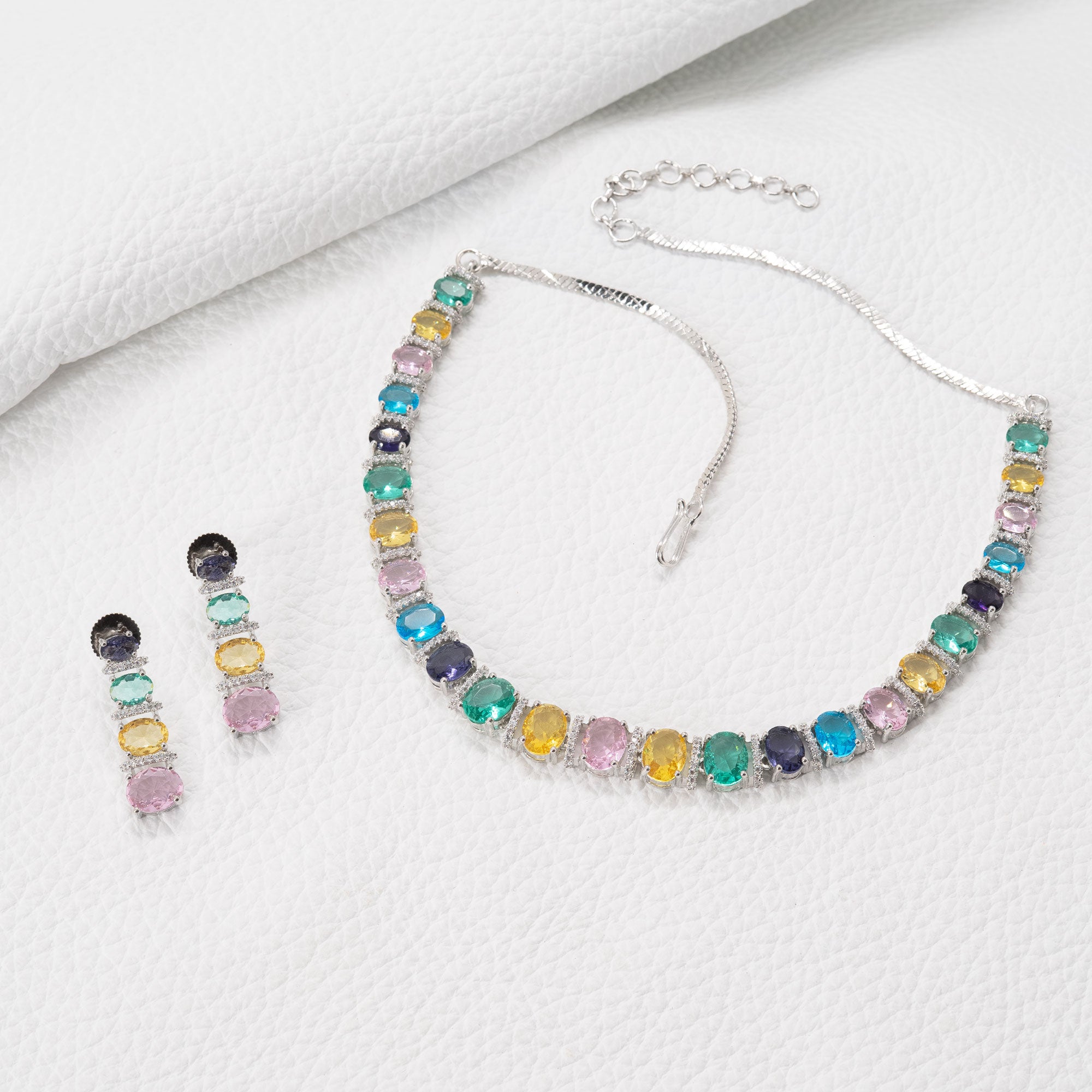 Trendy Multistoned Necklace Set