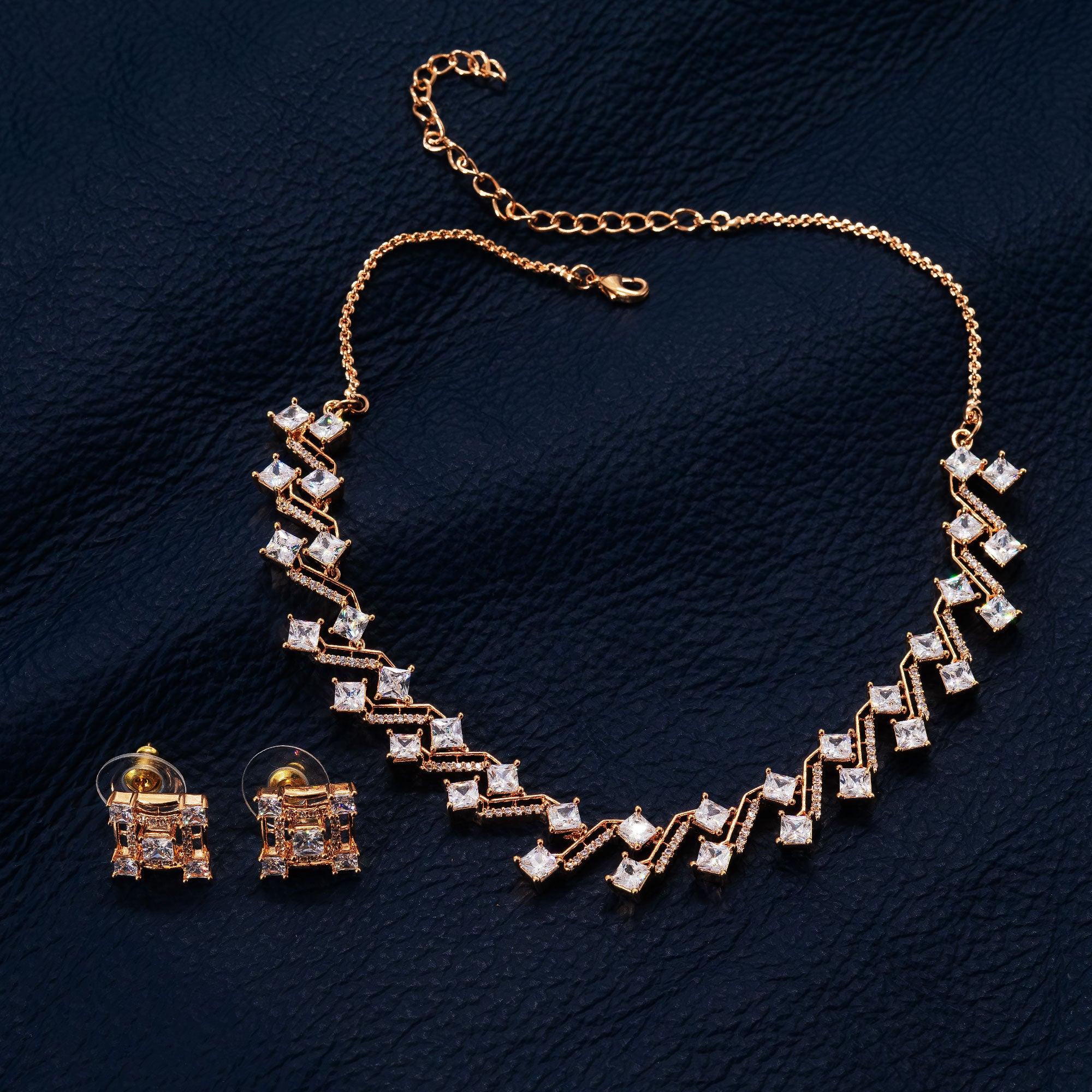 Modern Interlink Zigzag Necklace Set