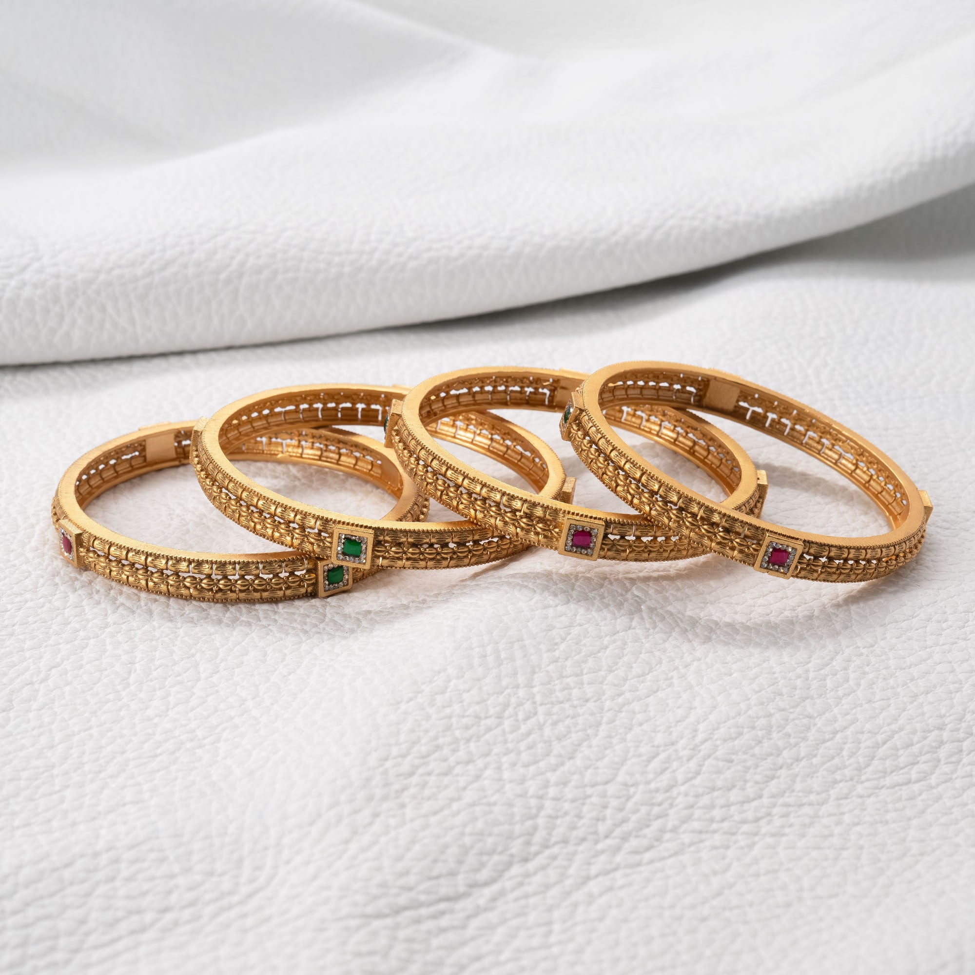 Trendy Interlinked Bangles (Set of 4)