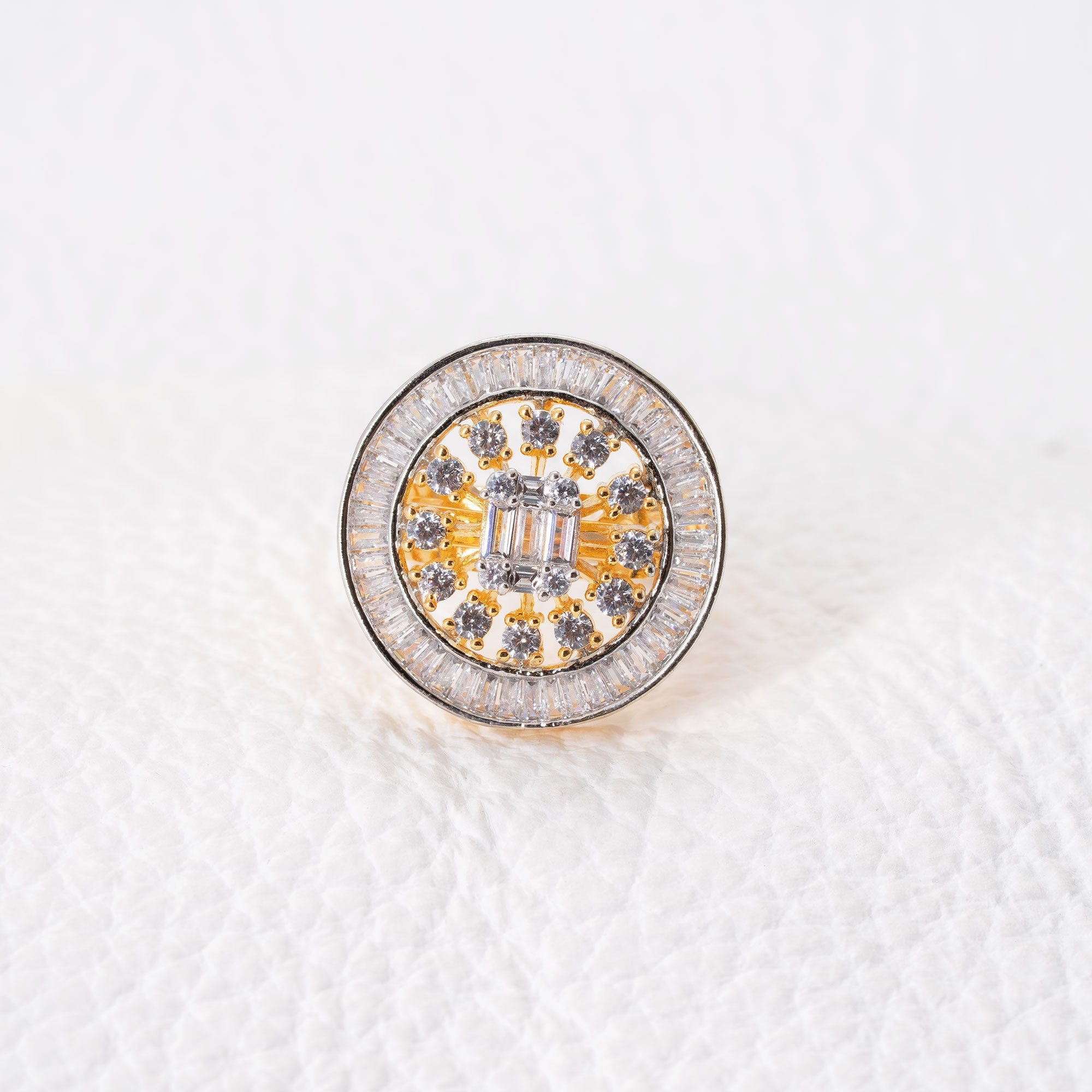 Trendy Multistoned Round Ring