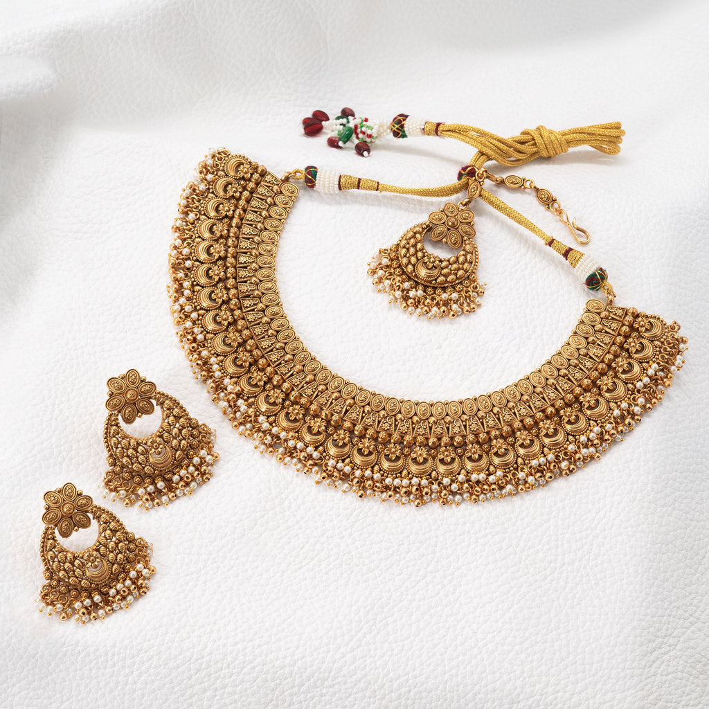Trendy Crescent Necklace Set