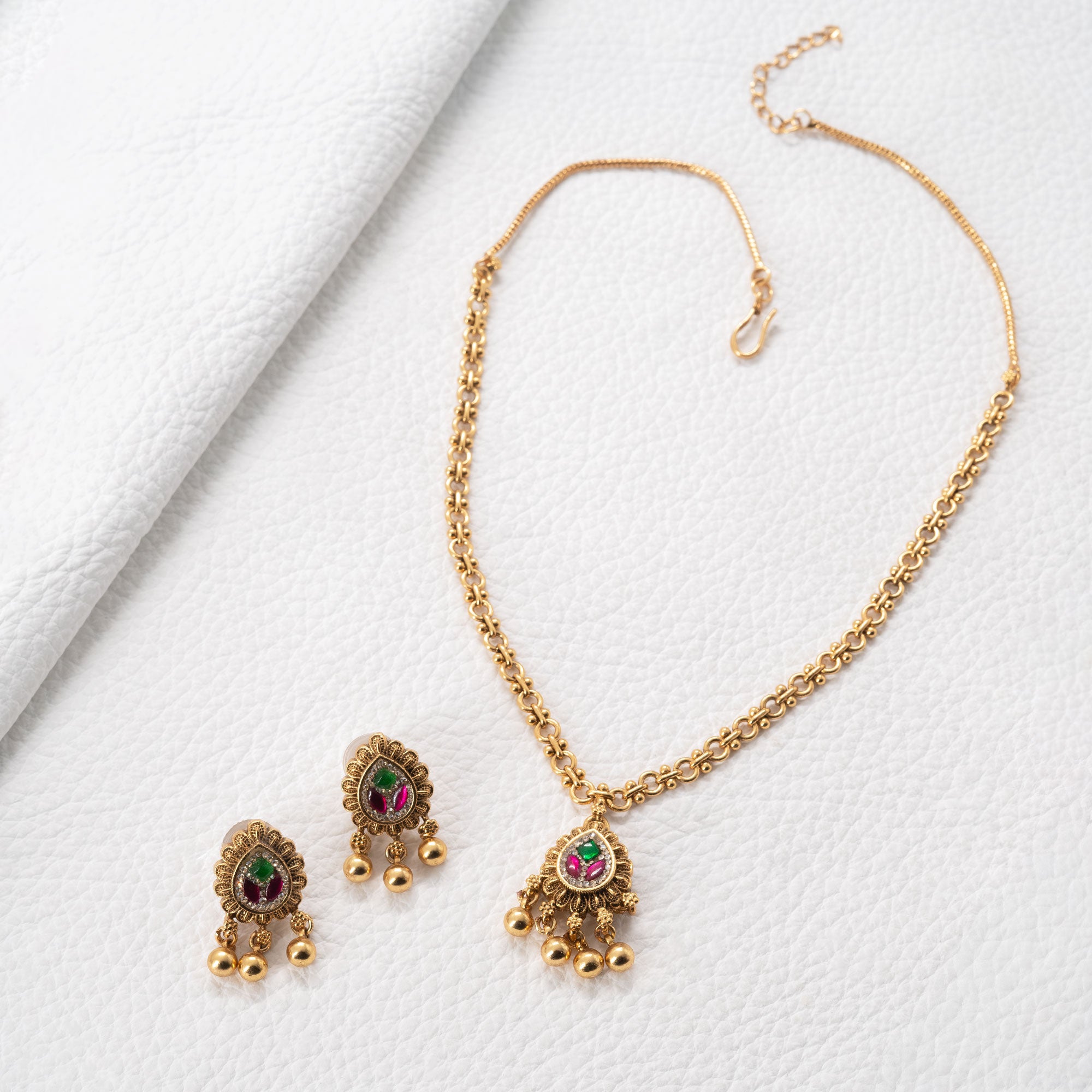 Trendy Spear Pendant Necklace Set