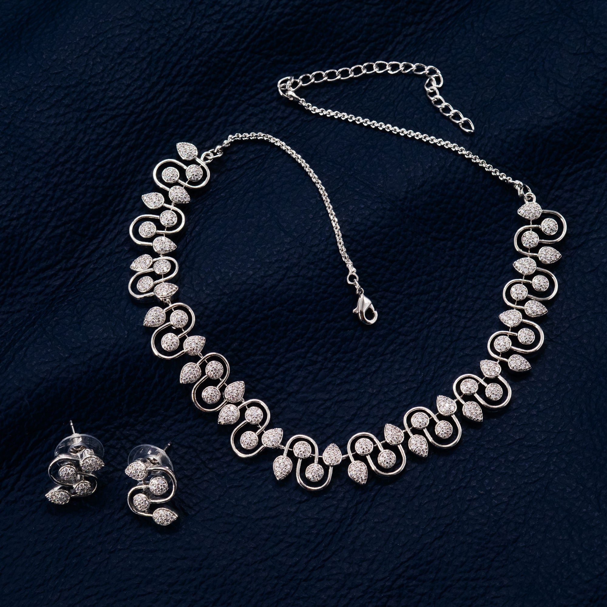 Modern Interlink Leaf Necklace Set