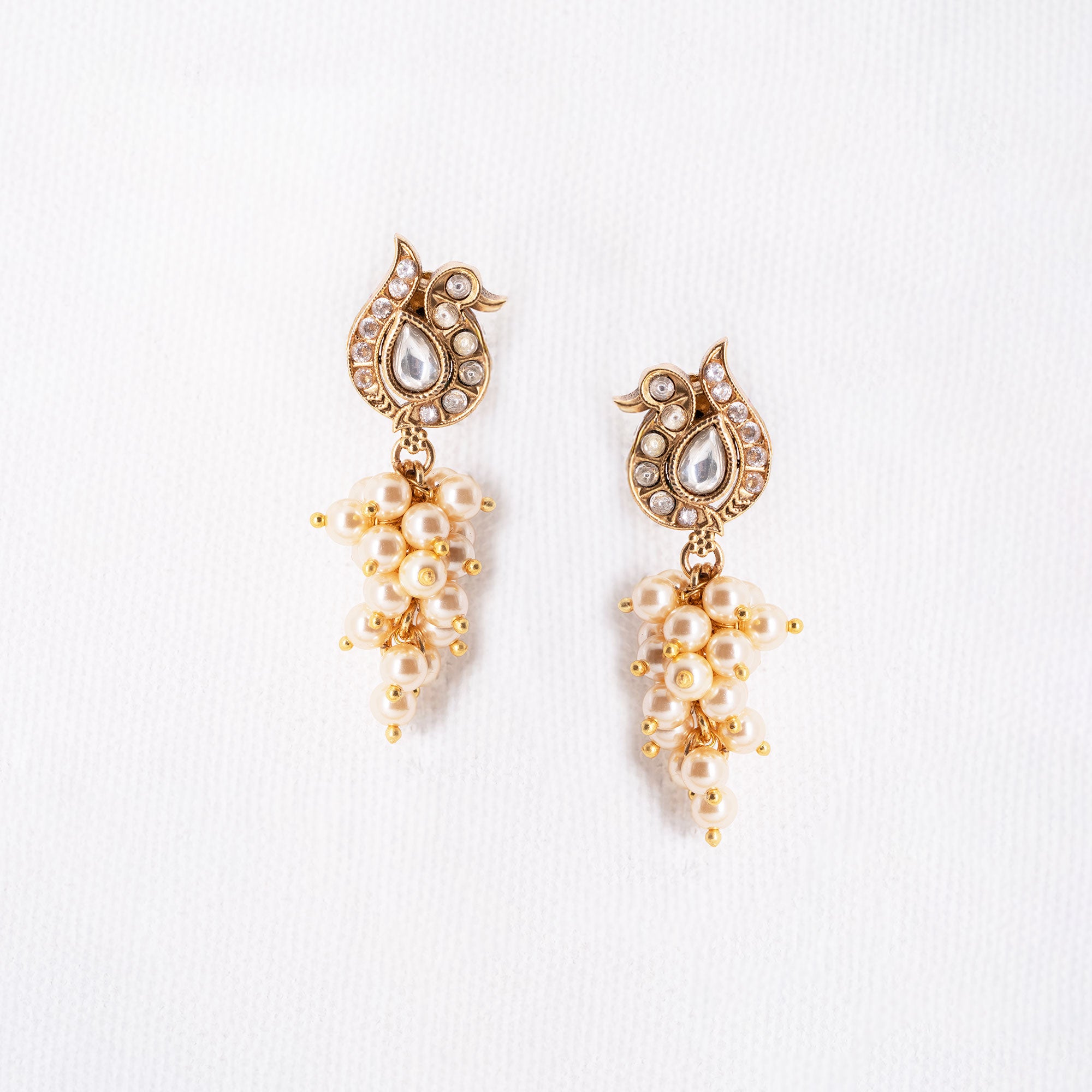 Trendy Swan with Bunch Tops