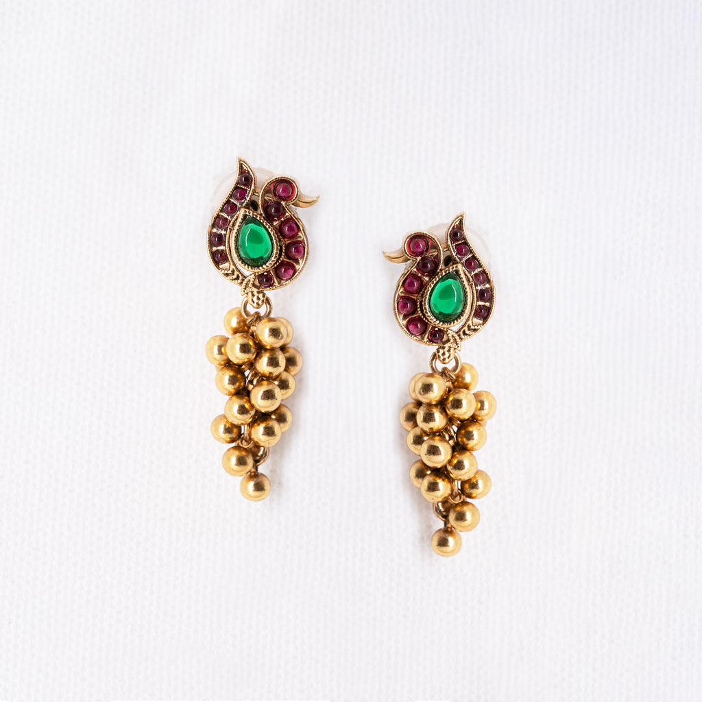 Trendy Swan with Bunch Tops