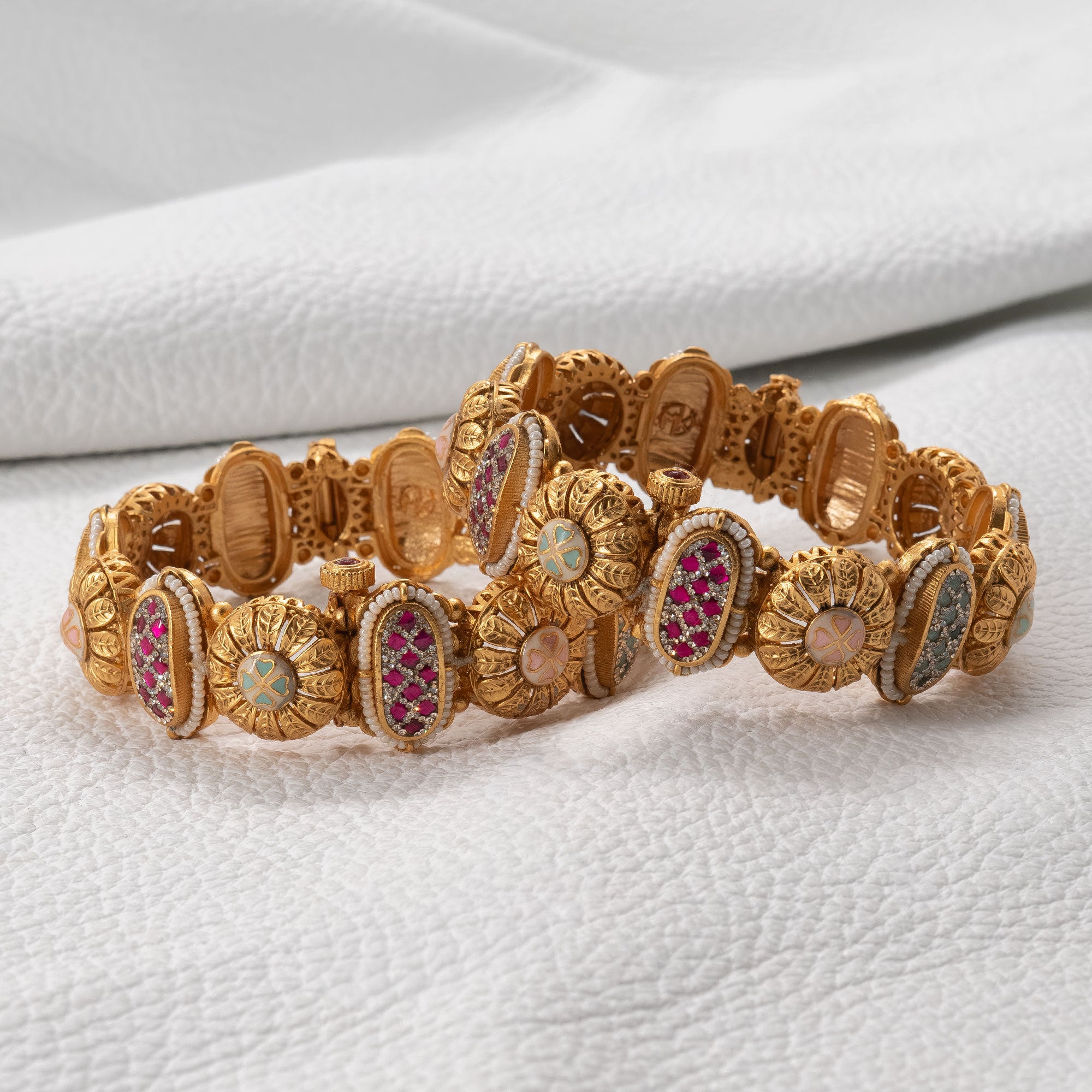 Trendy Round and Capsule shape Bangles (Set of 2)