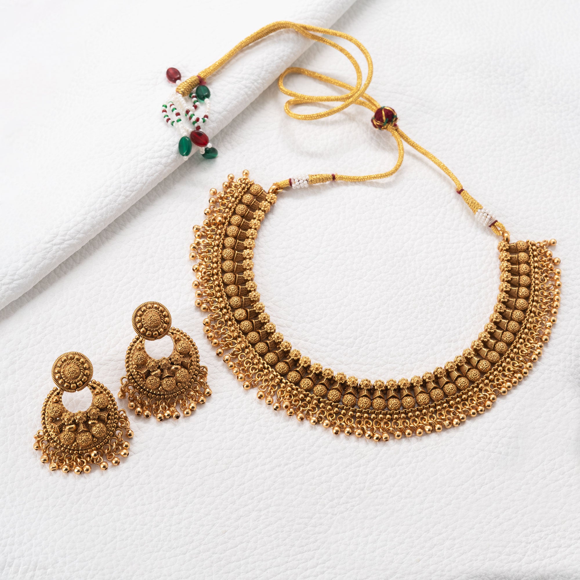 Trendy Round Crescent Shape Necklace Set