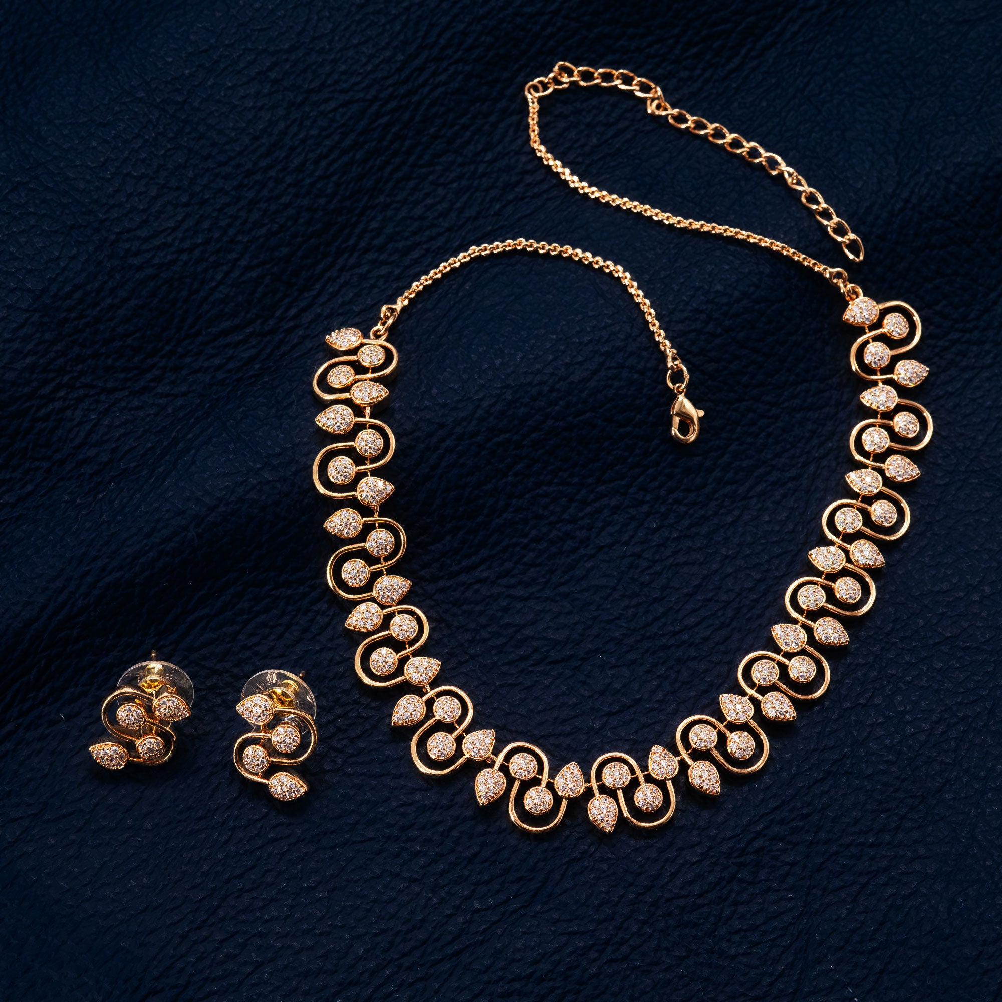 Modern Interlink Leaf Necklace Set