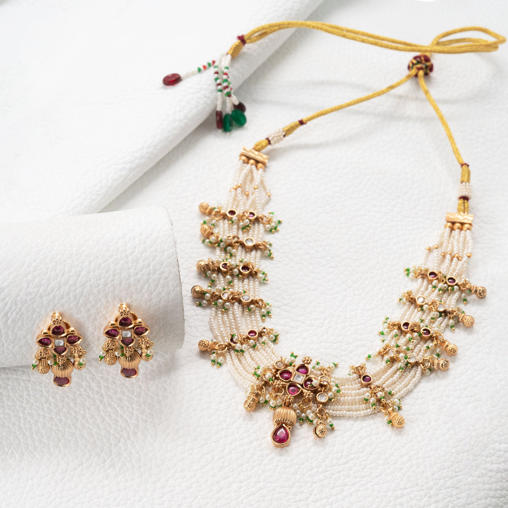 Trendy Layered Floral Pearl Necklace Set