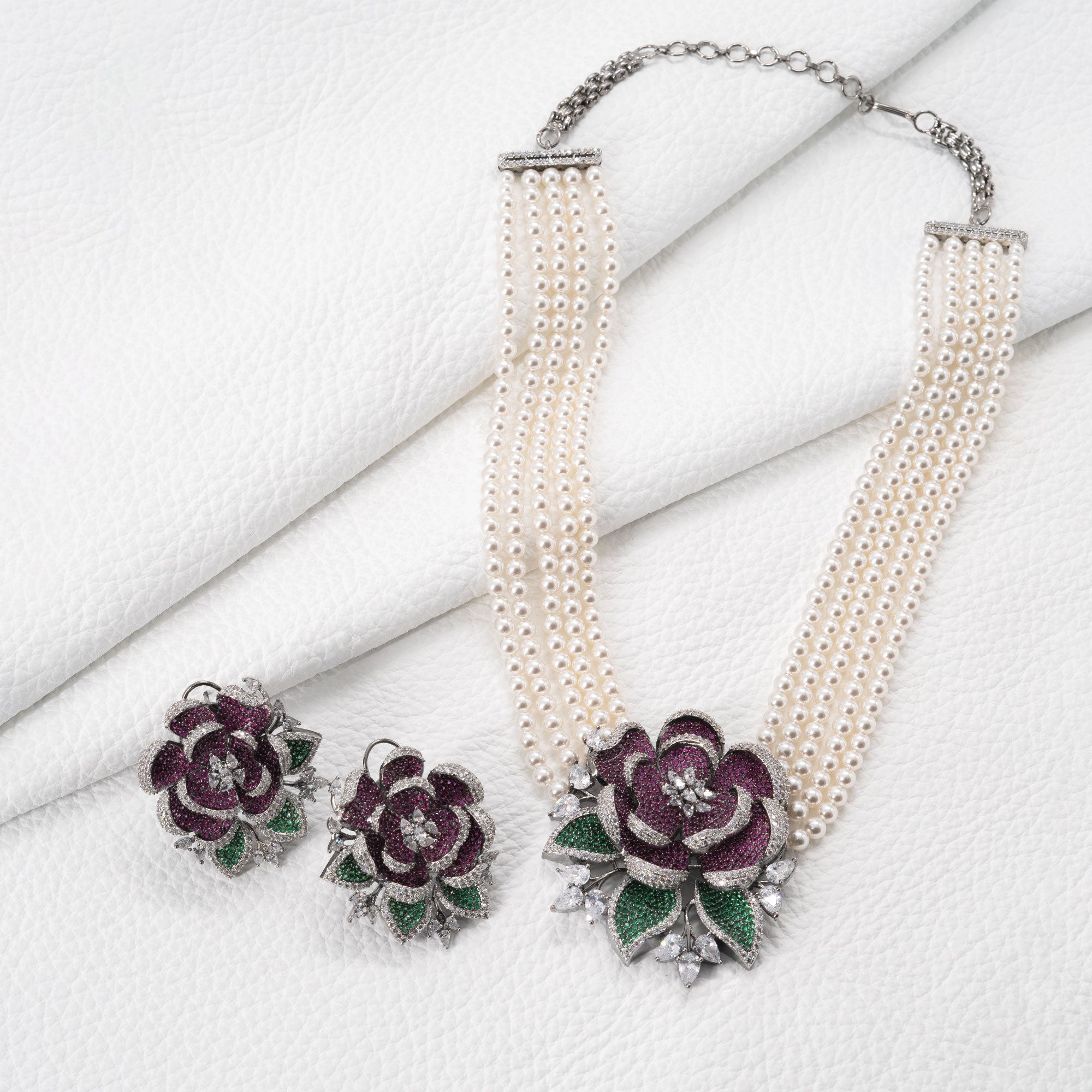 Modern Rose Necklace Set