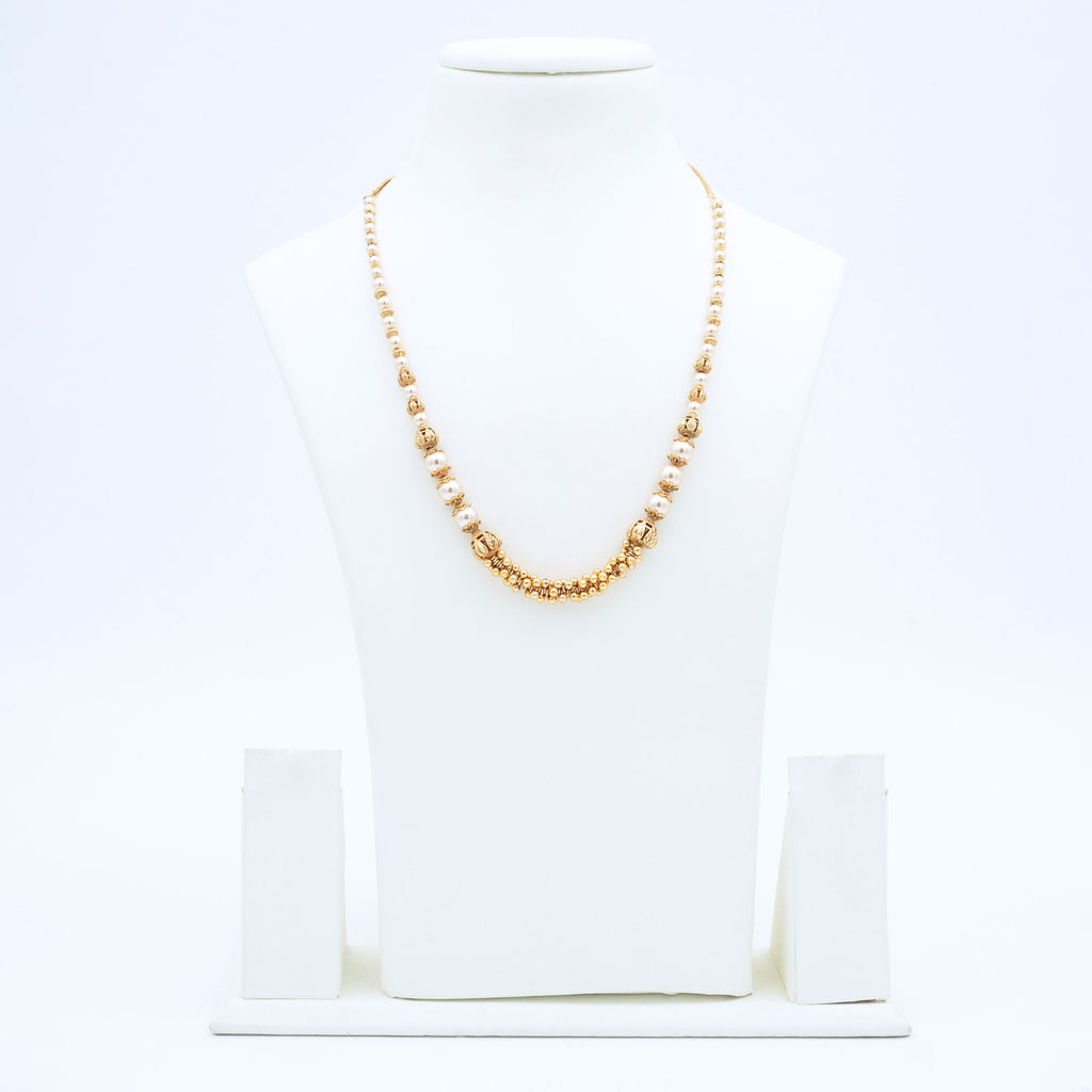 Trendy Pearl Necklace Set