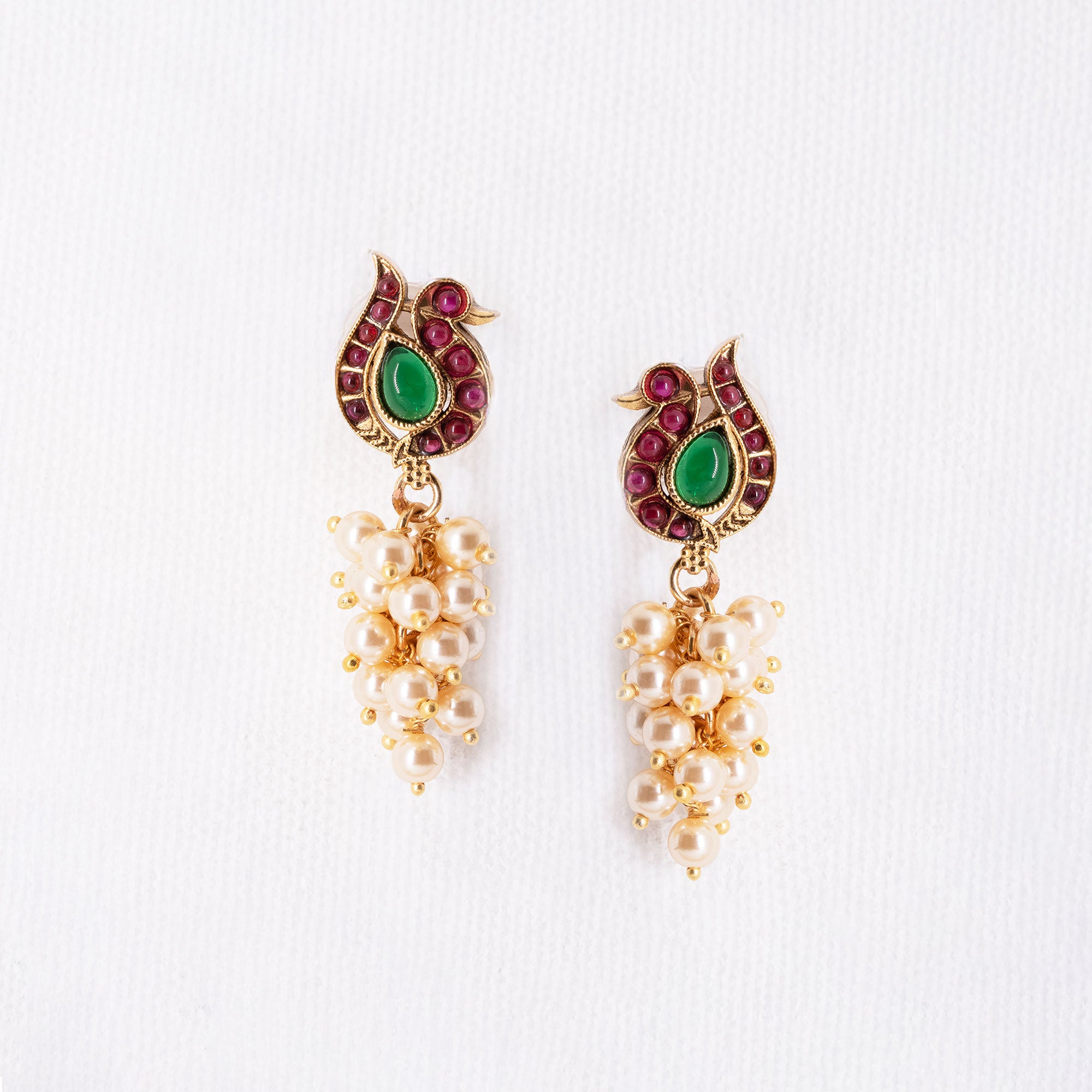 Trendy Swan with Bunch Tops