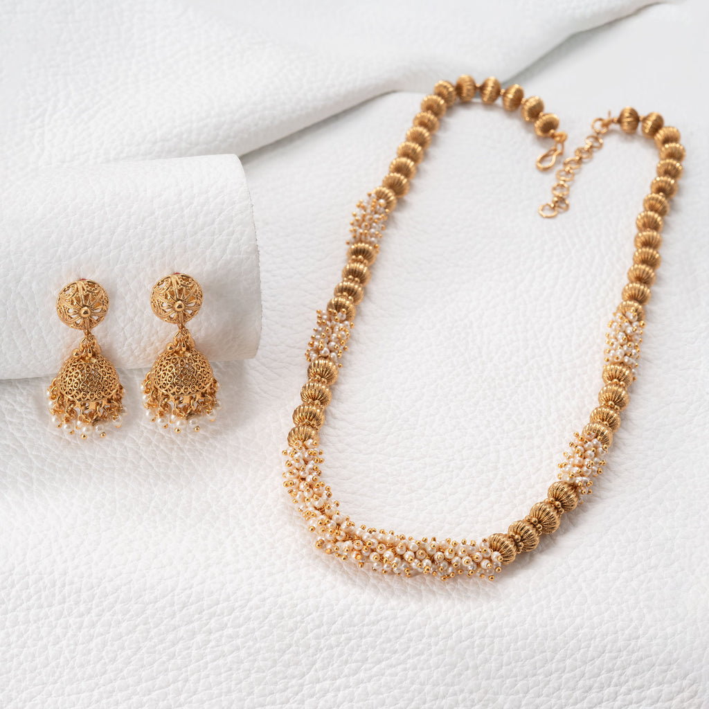 Traditional Round Pearl Necklace Set