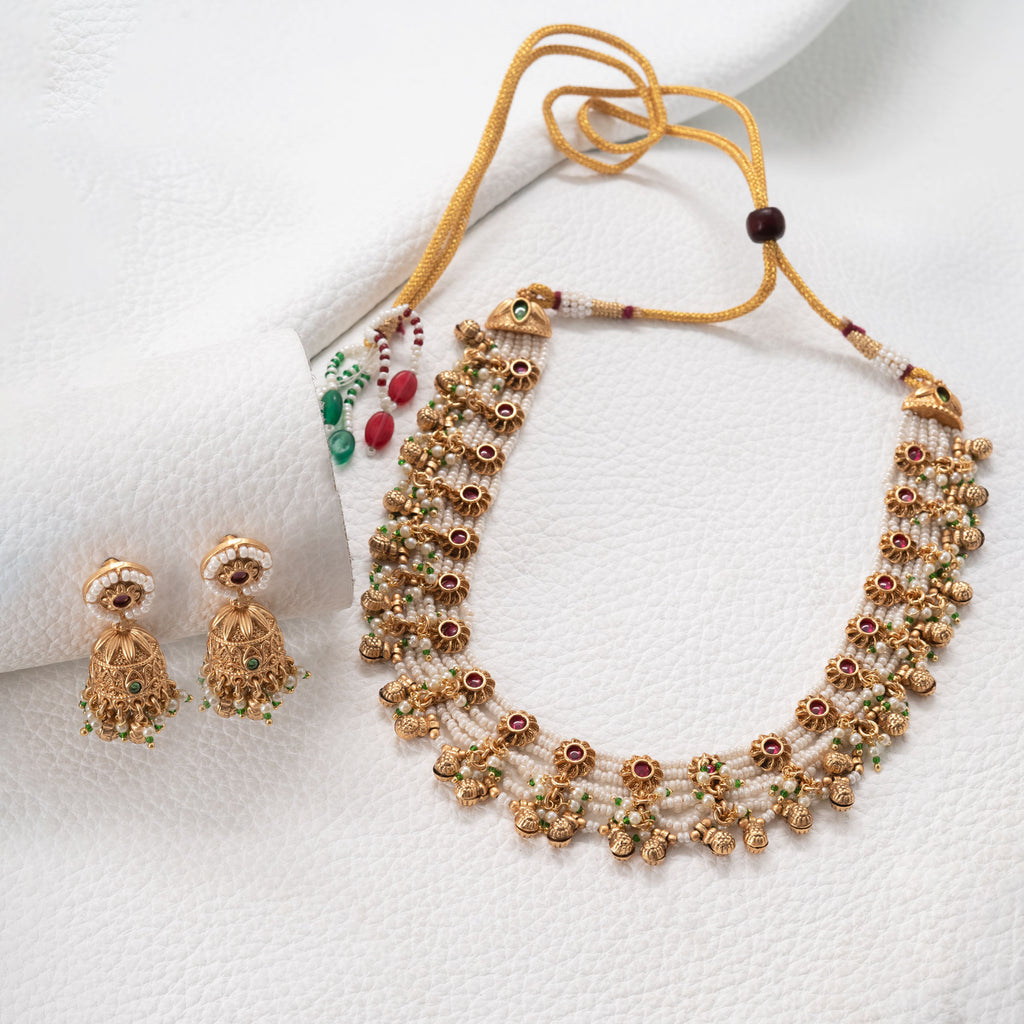 Trendy Multilayered Floral Pearl Necklace Set
