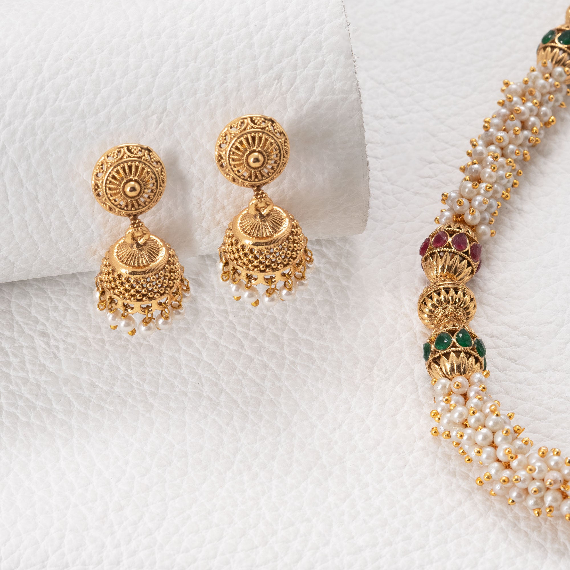Traditional Pearl Necklace Set