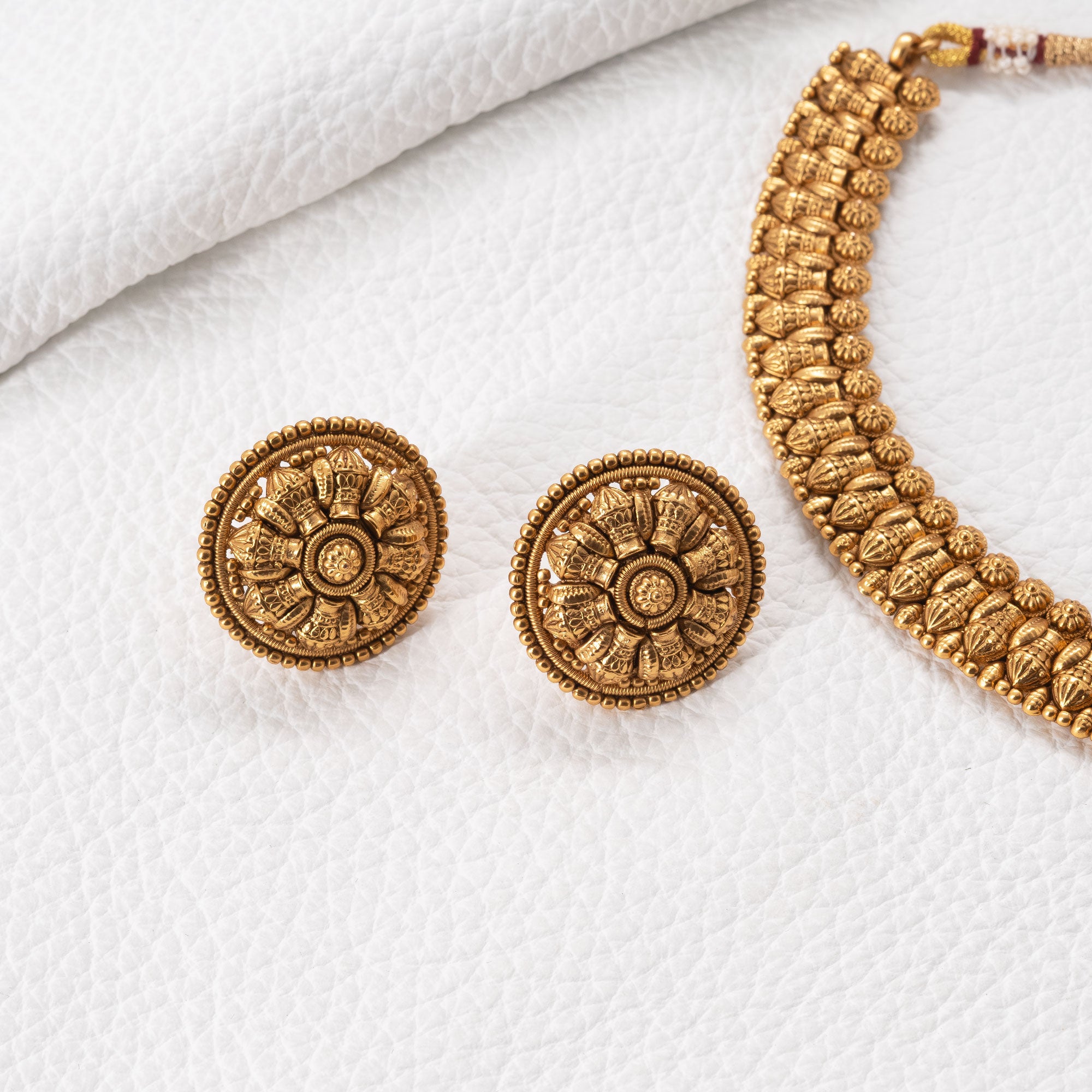 Traditional Pouch Necklace Set