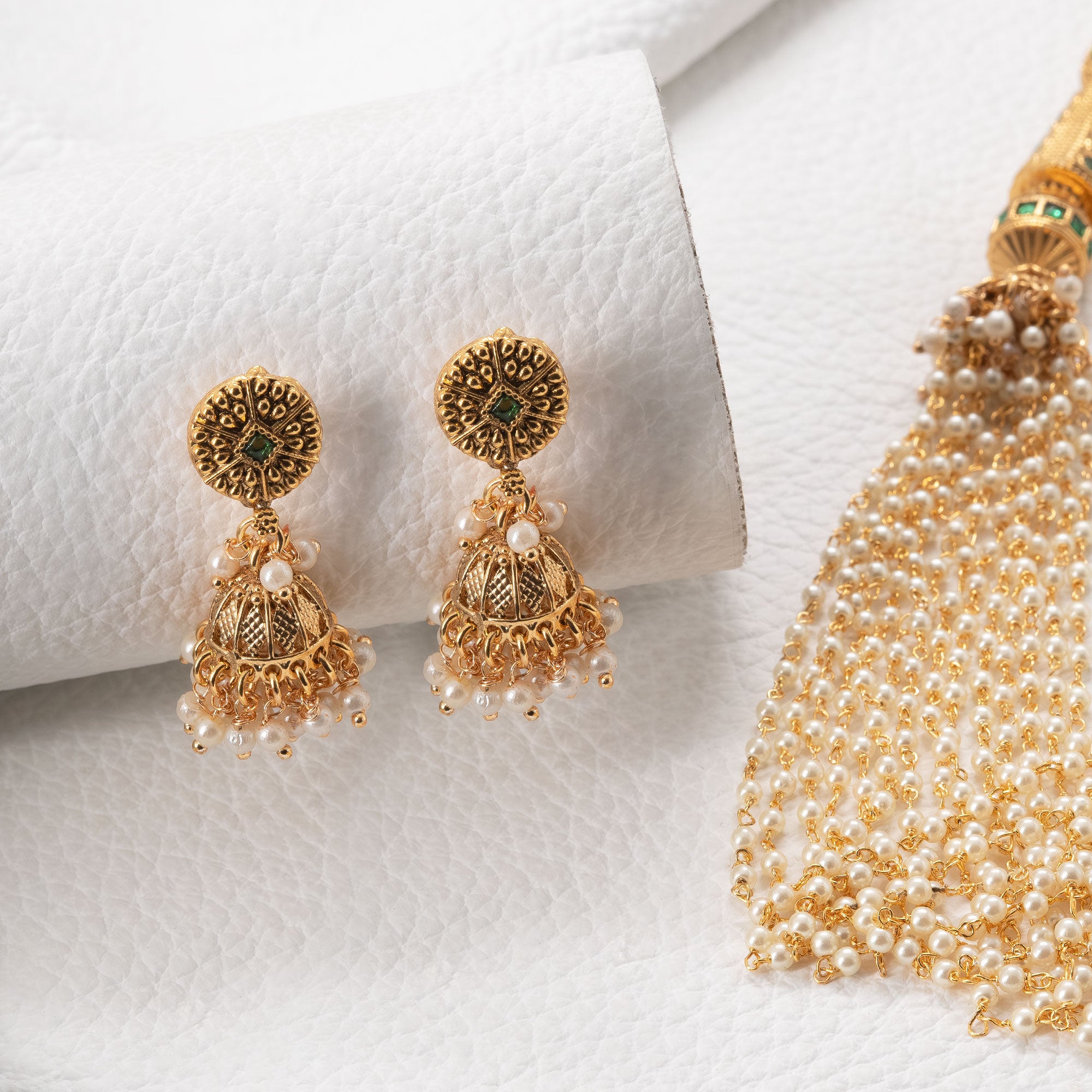 Trendy Layered Pearl Necklace Set