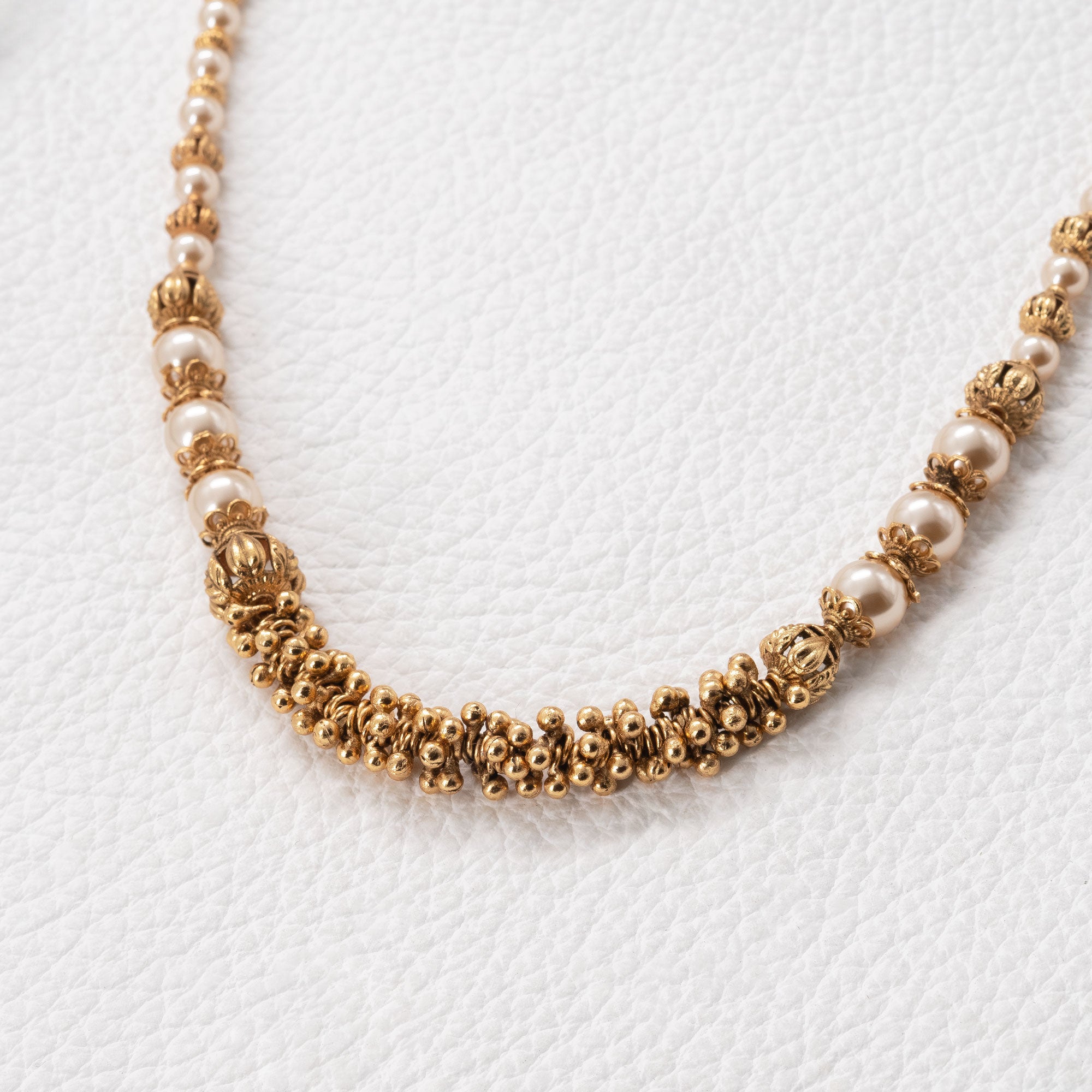 Trendy Pearl Necklace