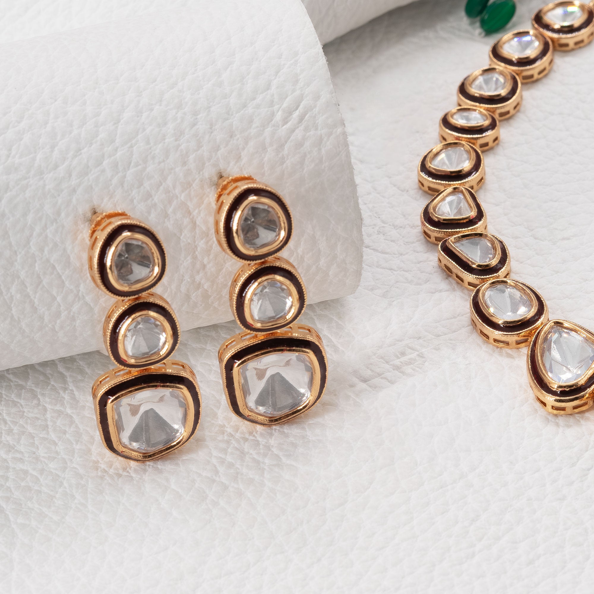 Modern Oval Shape Necklace Set