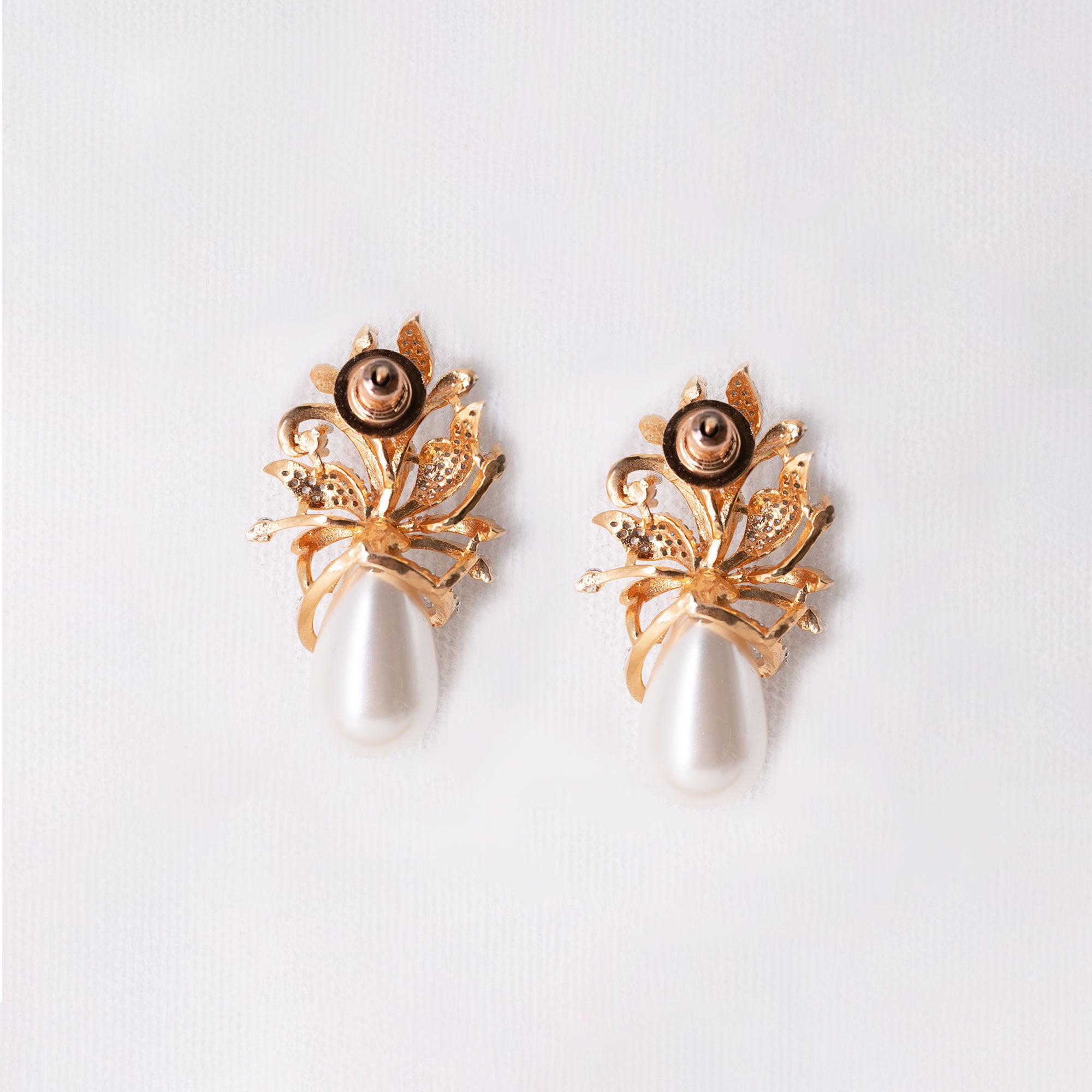 Modern Cluster Leaves with Drop Tops