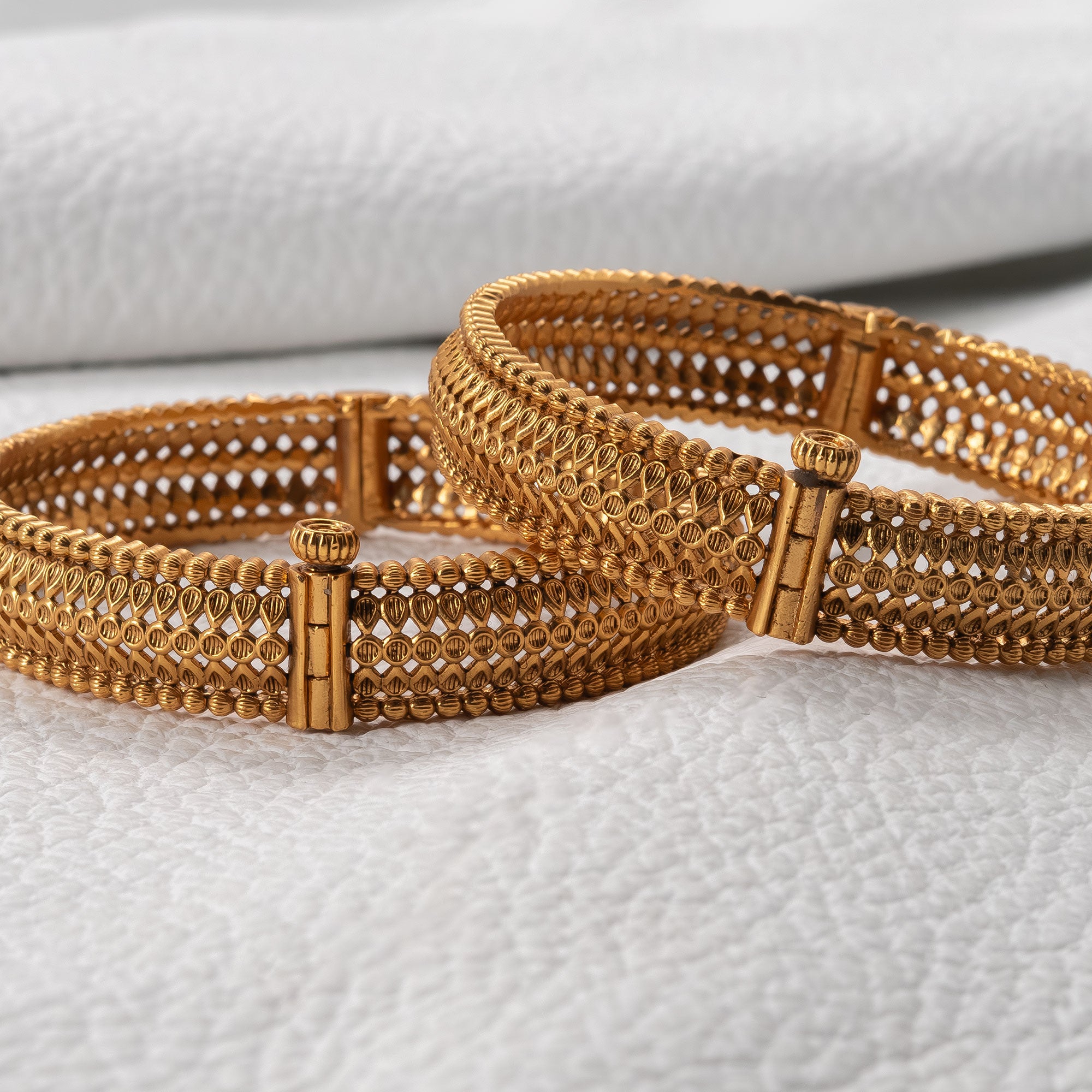 Trendy Bow Tie Bangles (Set of 2)