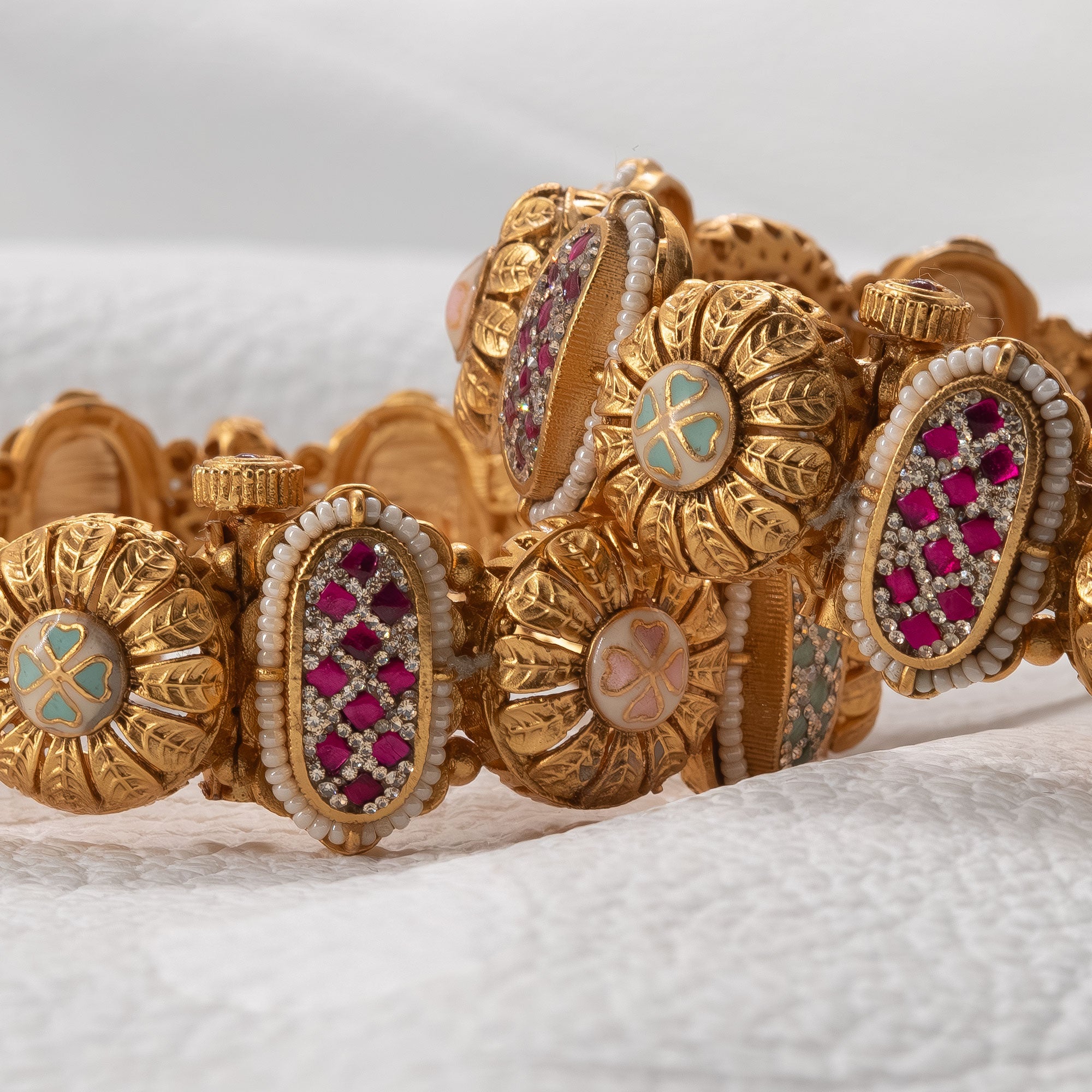 Trendy Round and Capsule shape Bangles (Set of 2)