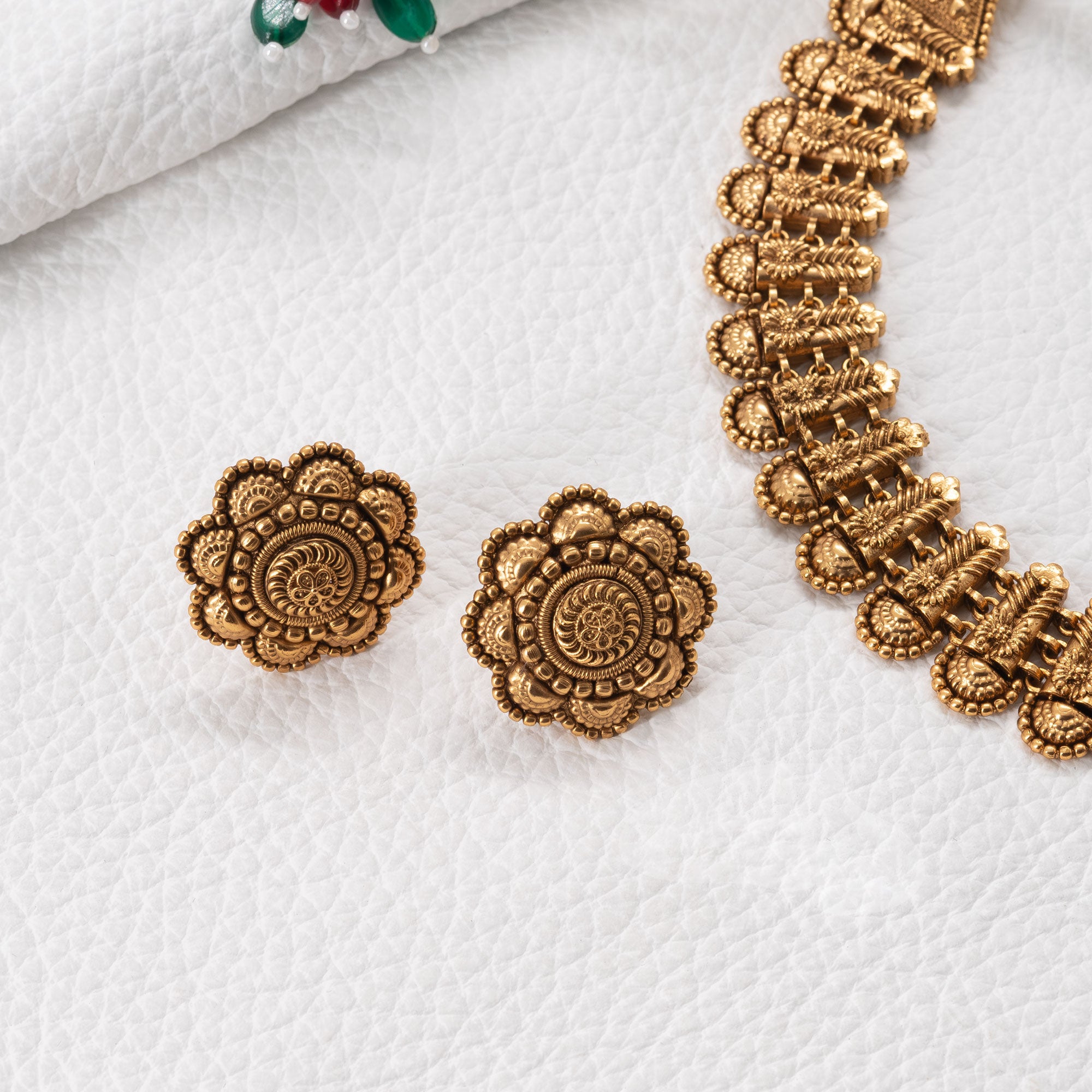 Traditional Leaf Necklace Set