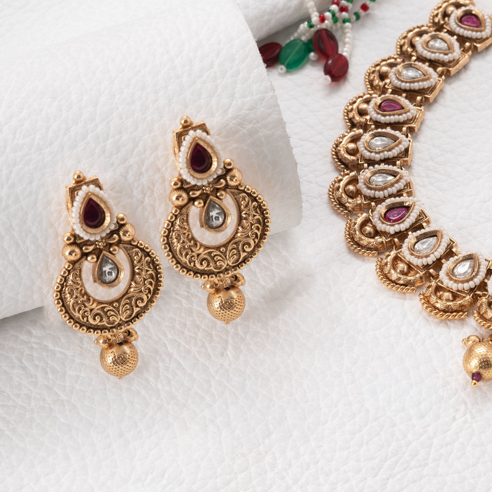 Traditional Decorative Necklace Set