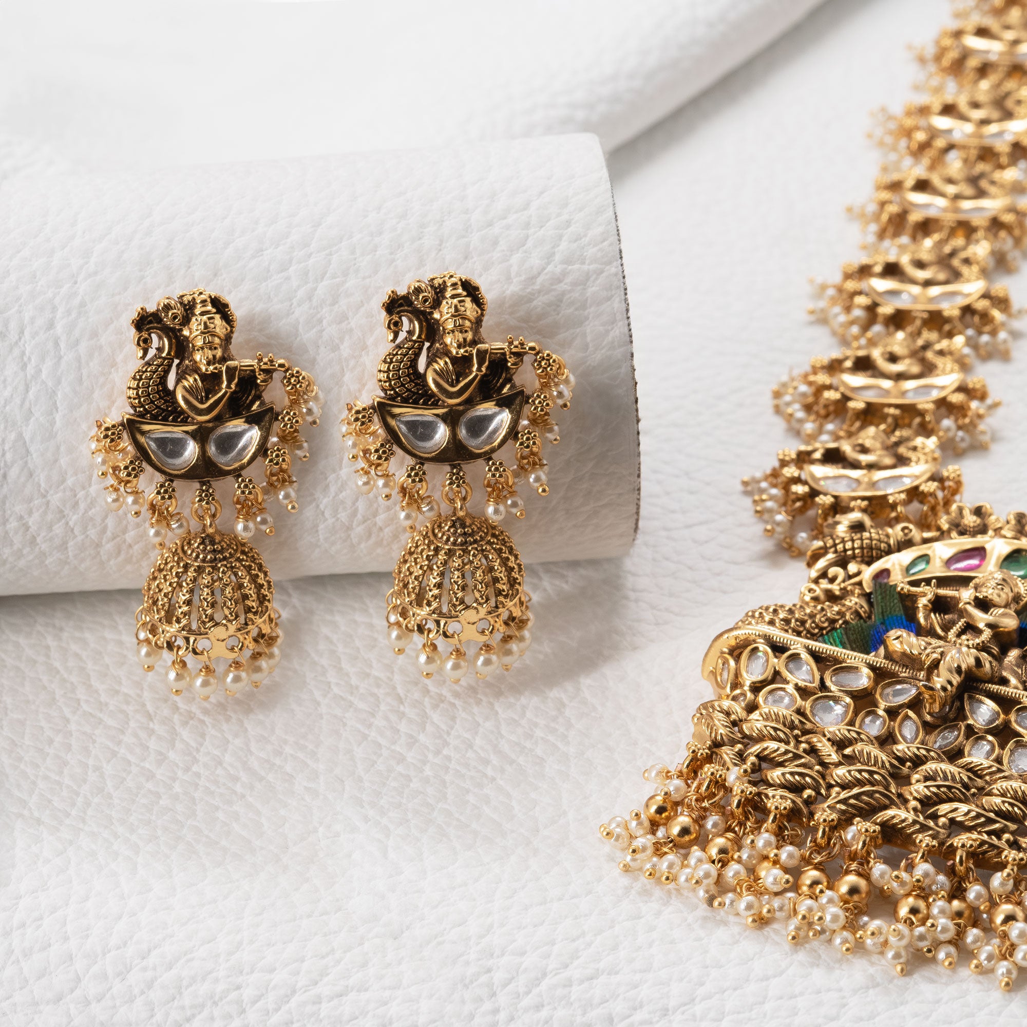 Trendy Krishna Pendant Necklace Set