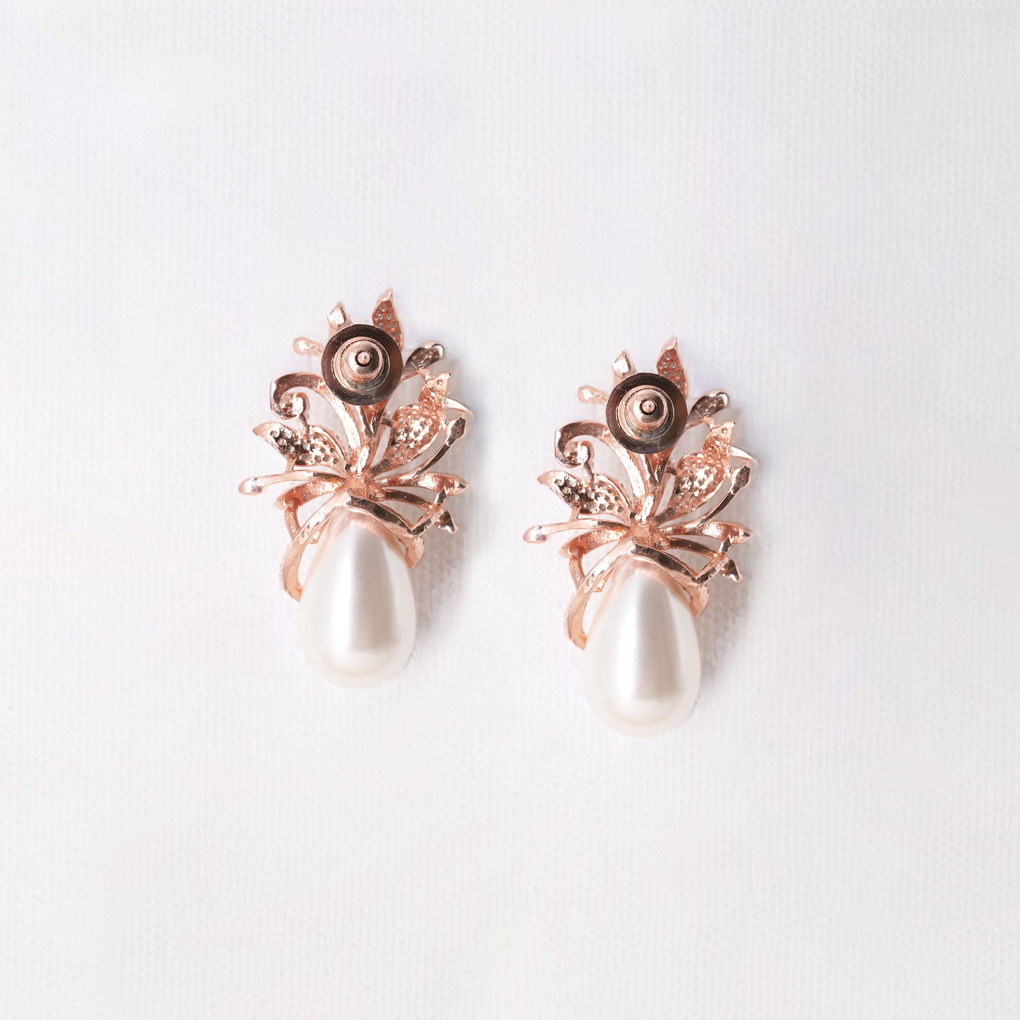 Modern Cluster Leaves with Drop Tops