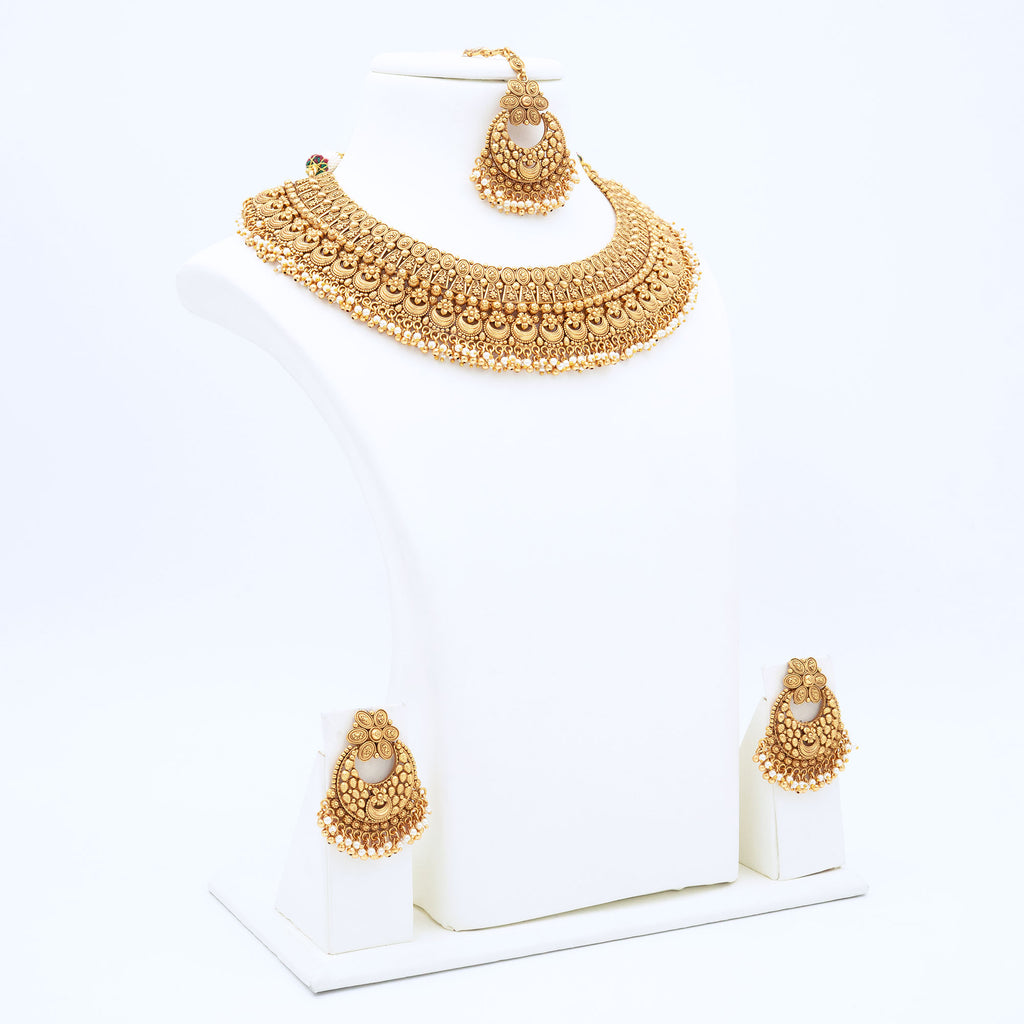 Trendy Crescent Necklace Set
