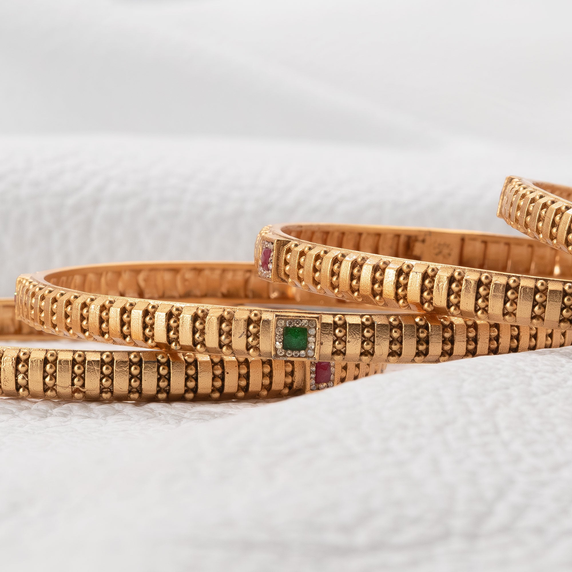 Trendy Alternate Tiny Bunch Bangles (Set of 4)