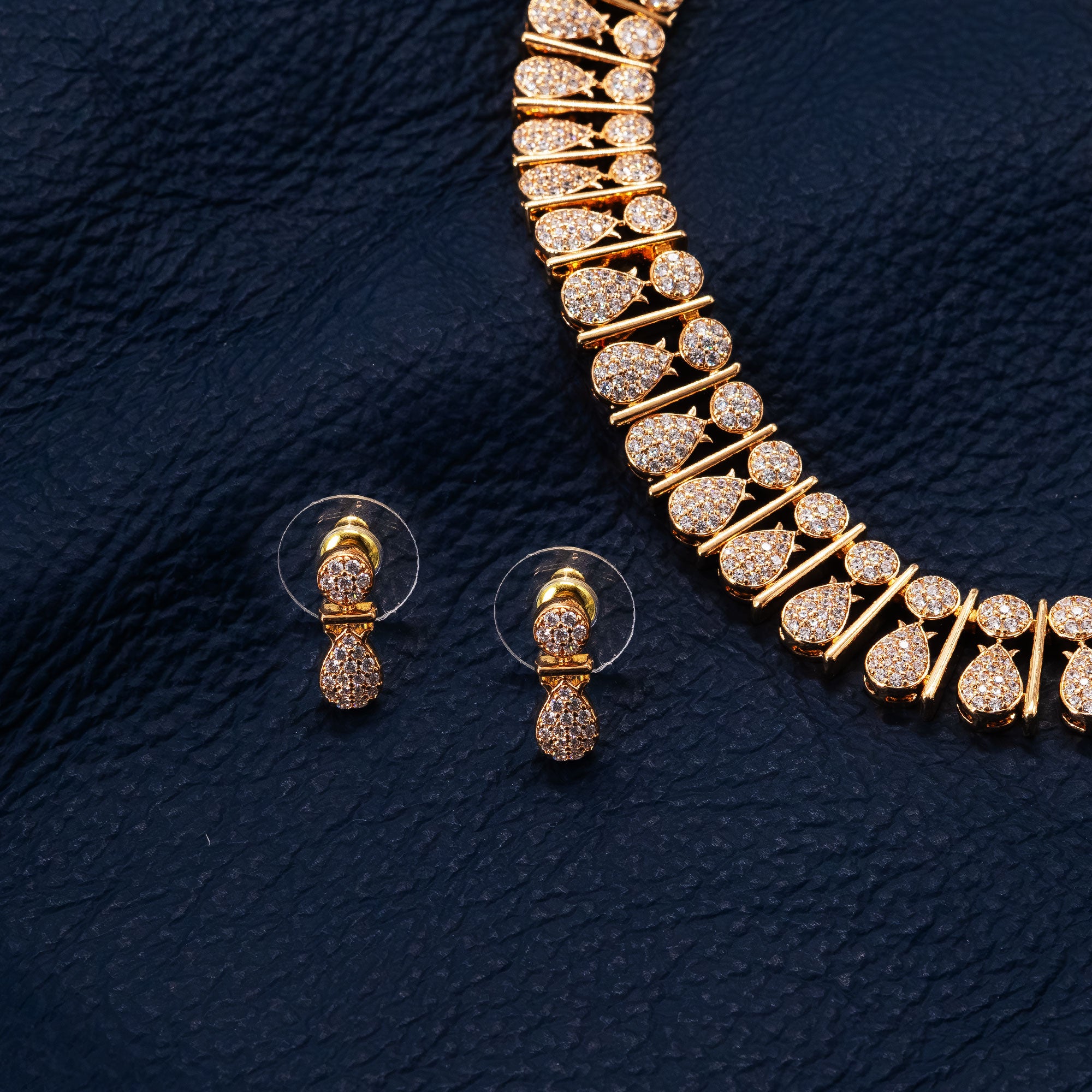 Modern Pineapple Necklace Set