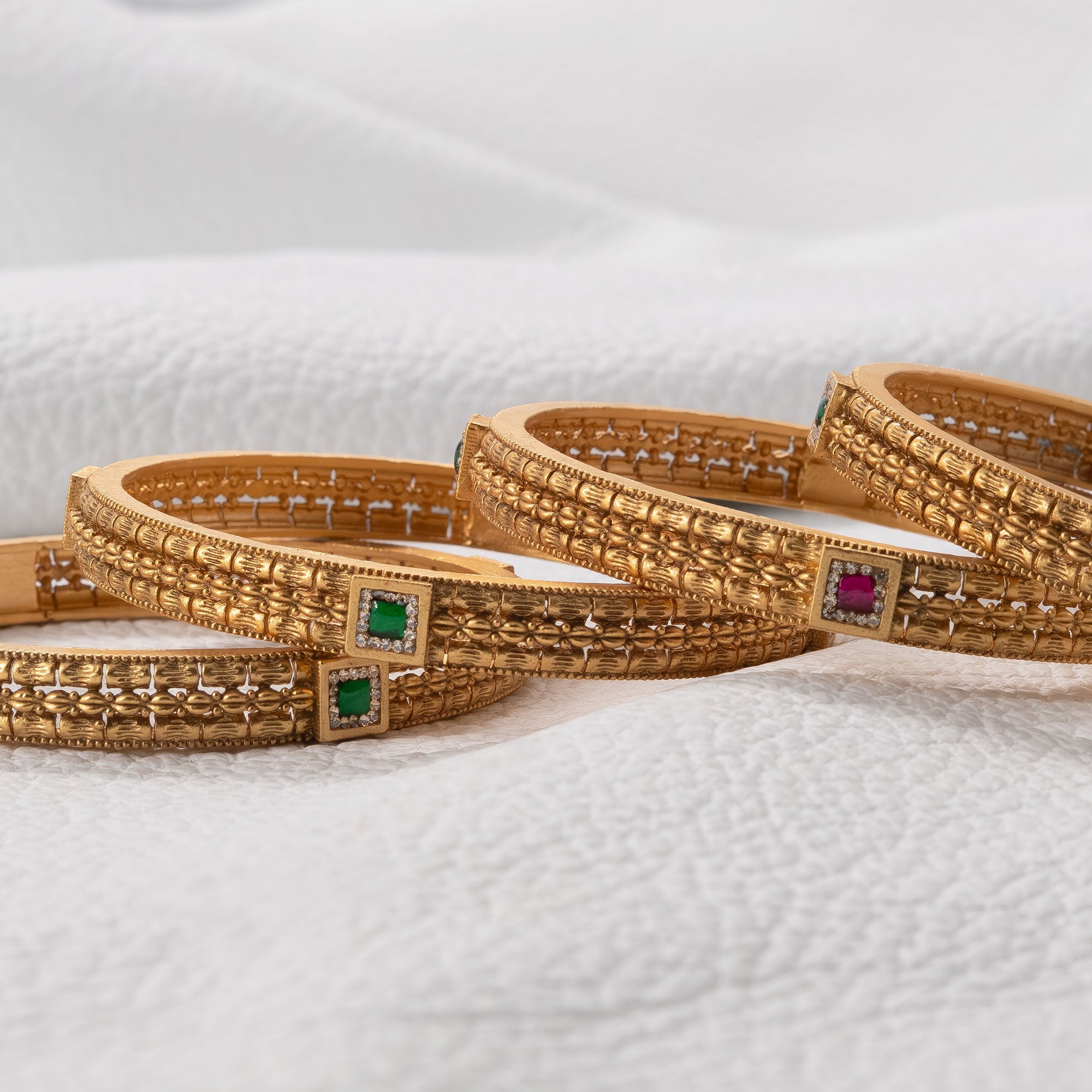 Trendy Interlinked Bangles (Set of 4)