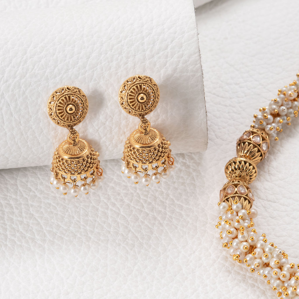 Traditional Pearl Necklace Set