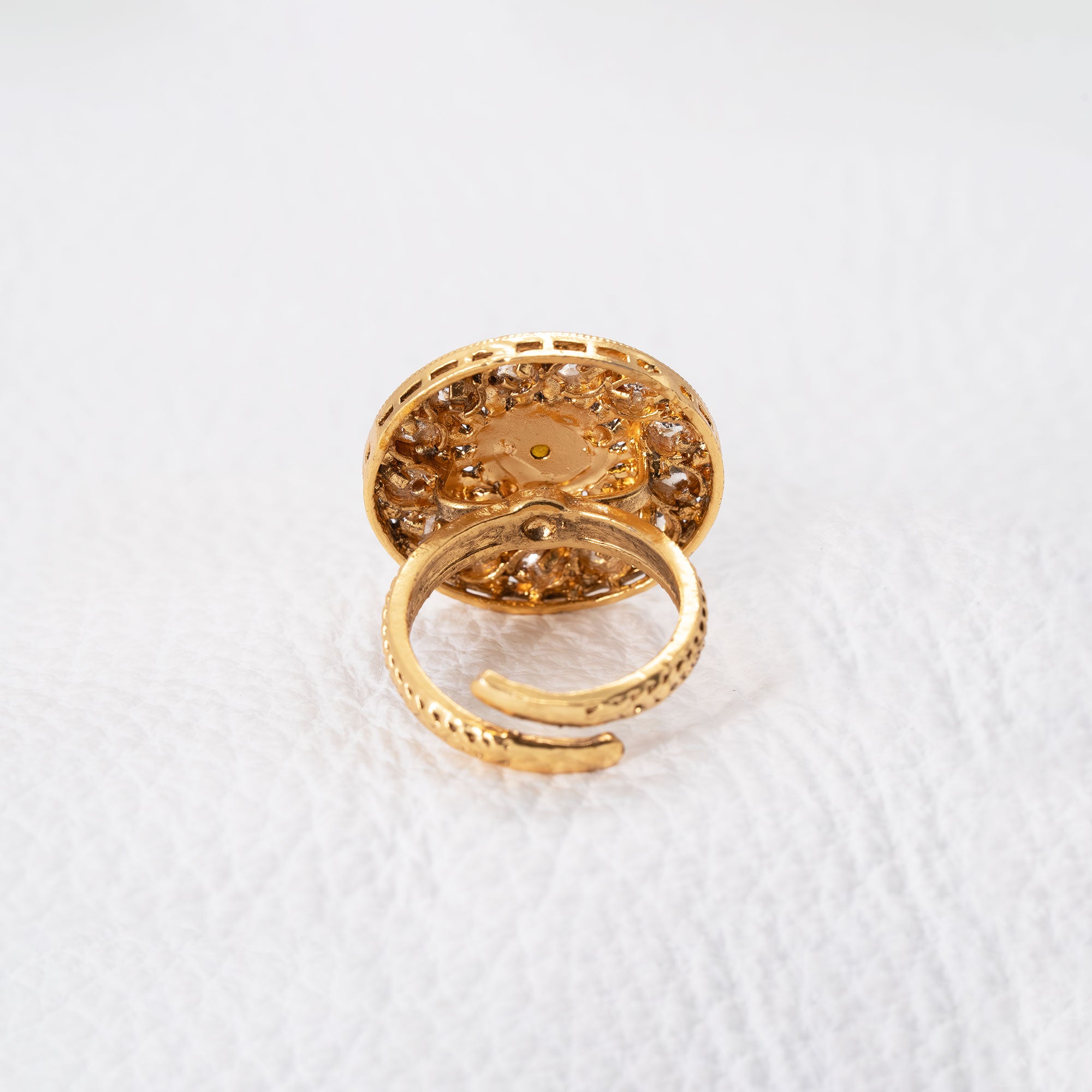 Trendy Round Floral Ring